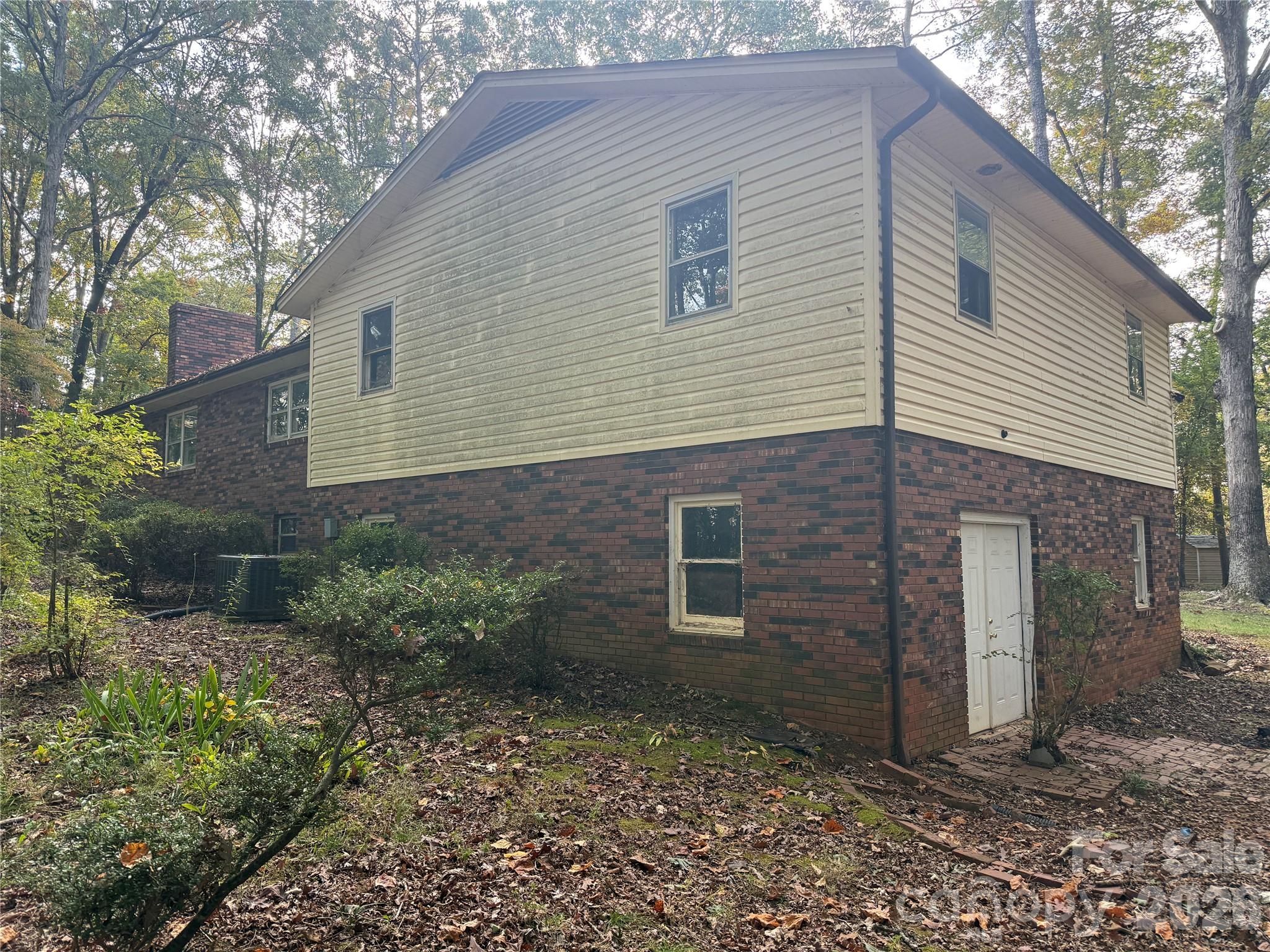 Single Family Residence at 237 Antietam Road, Statesville, photo 4 of 19