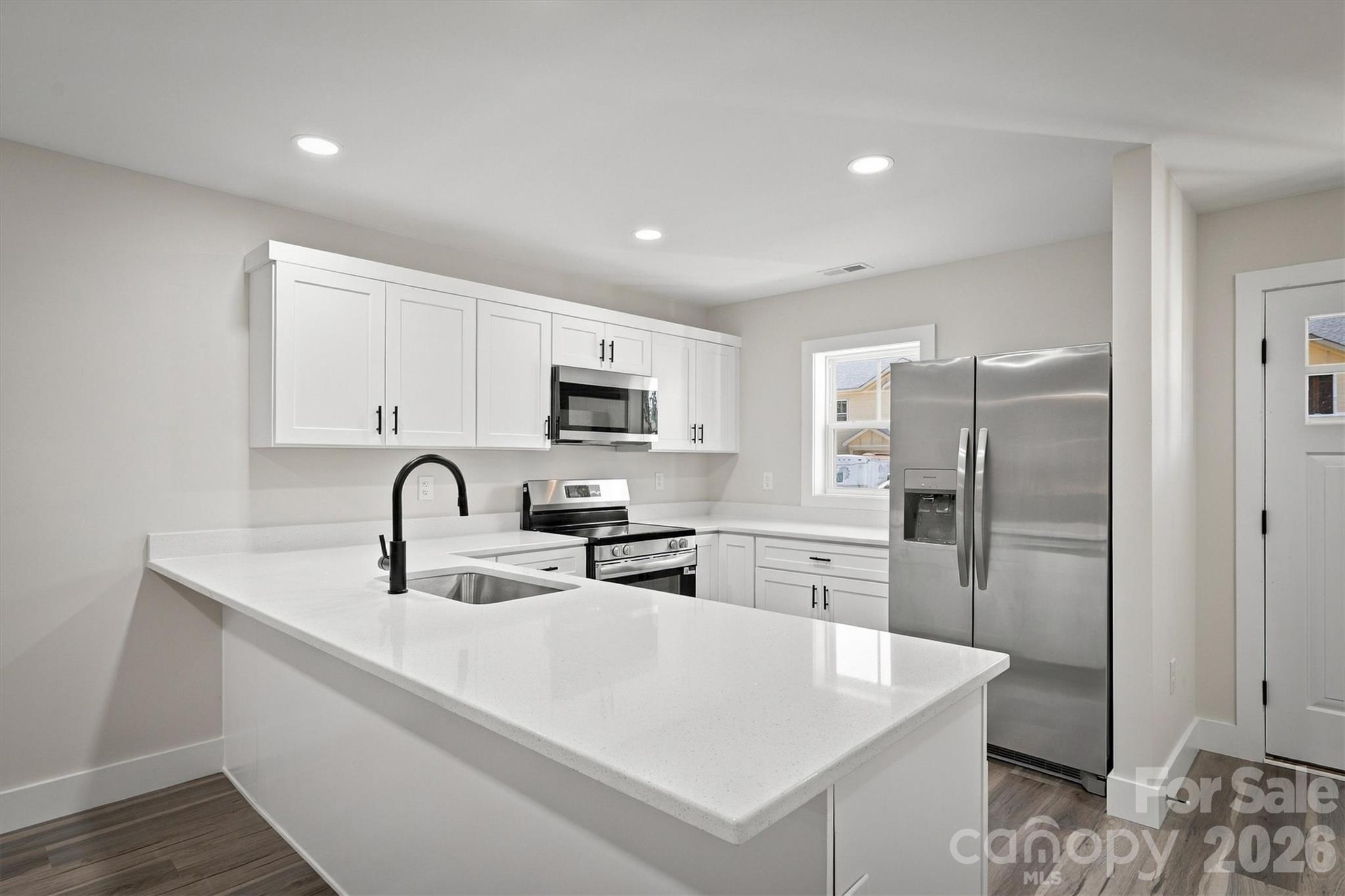 Kitchen - 194 Beacon Avenue, Morganton