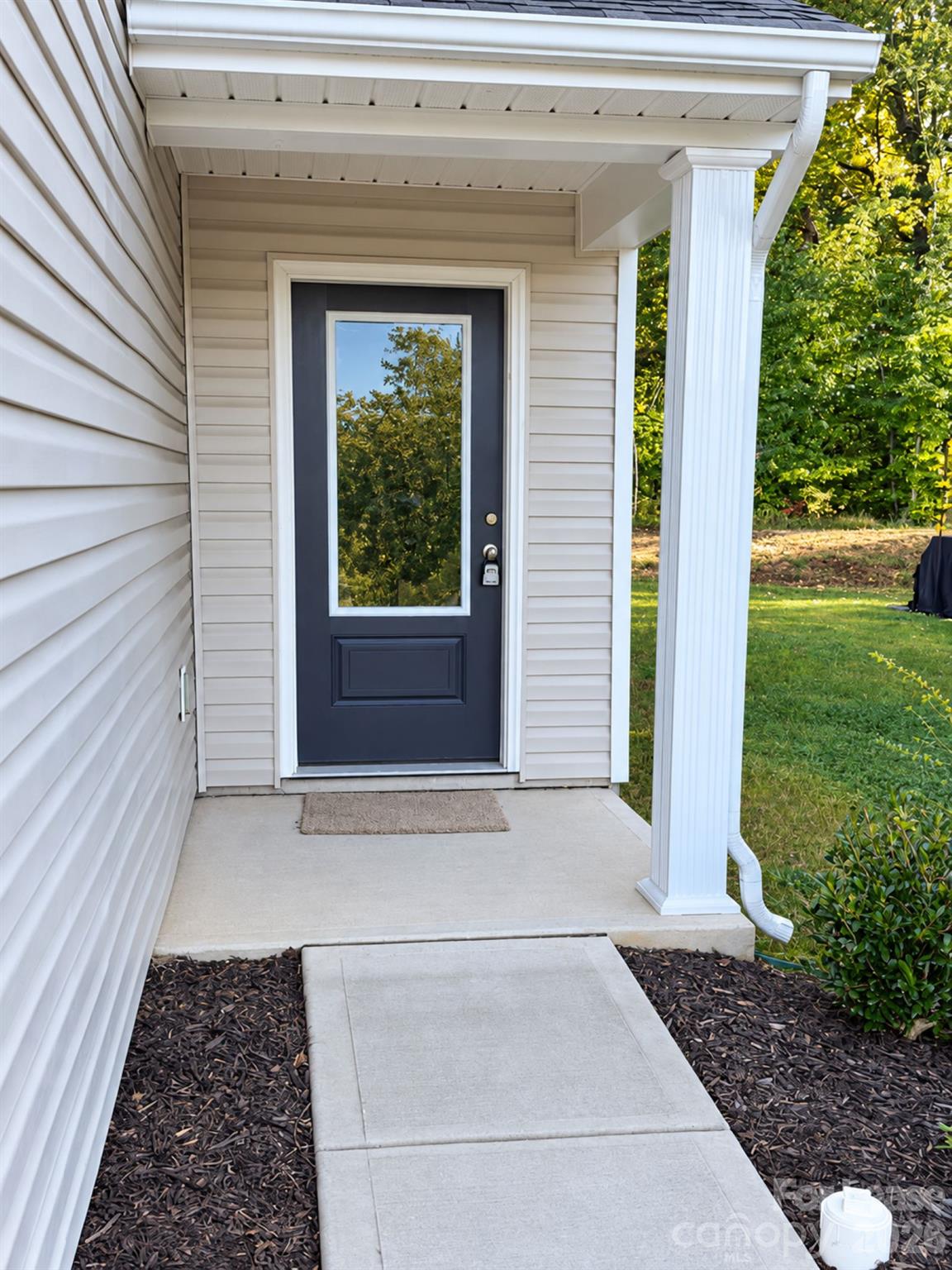 Single Family Residence at 533 Hawley Street, Charlotte, photo 2 of 20