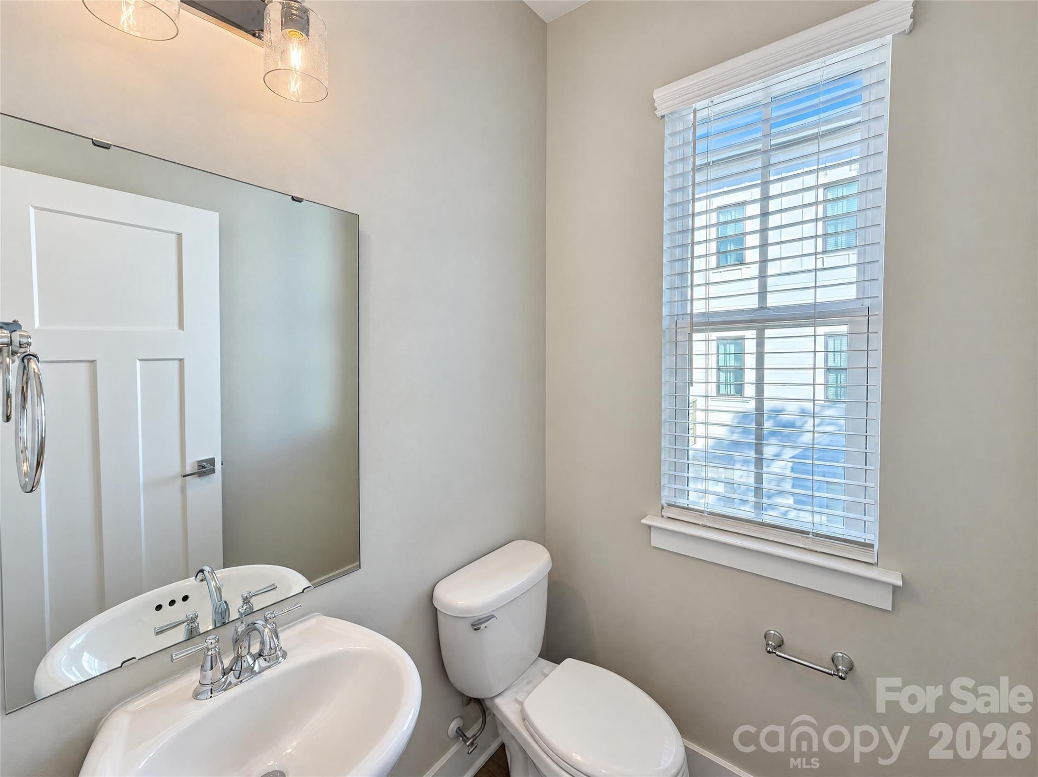 Townhouse at 11915 Fiddlers Roof Lane, Charlotte, photo 9 of 23