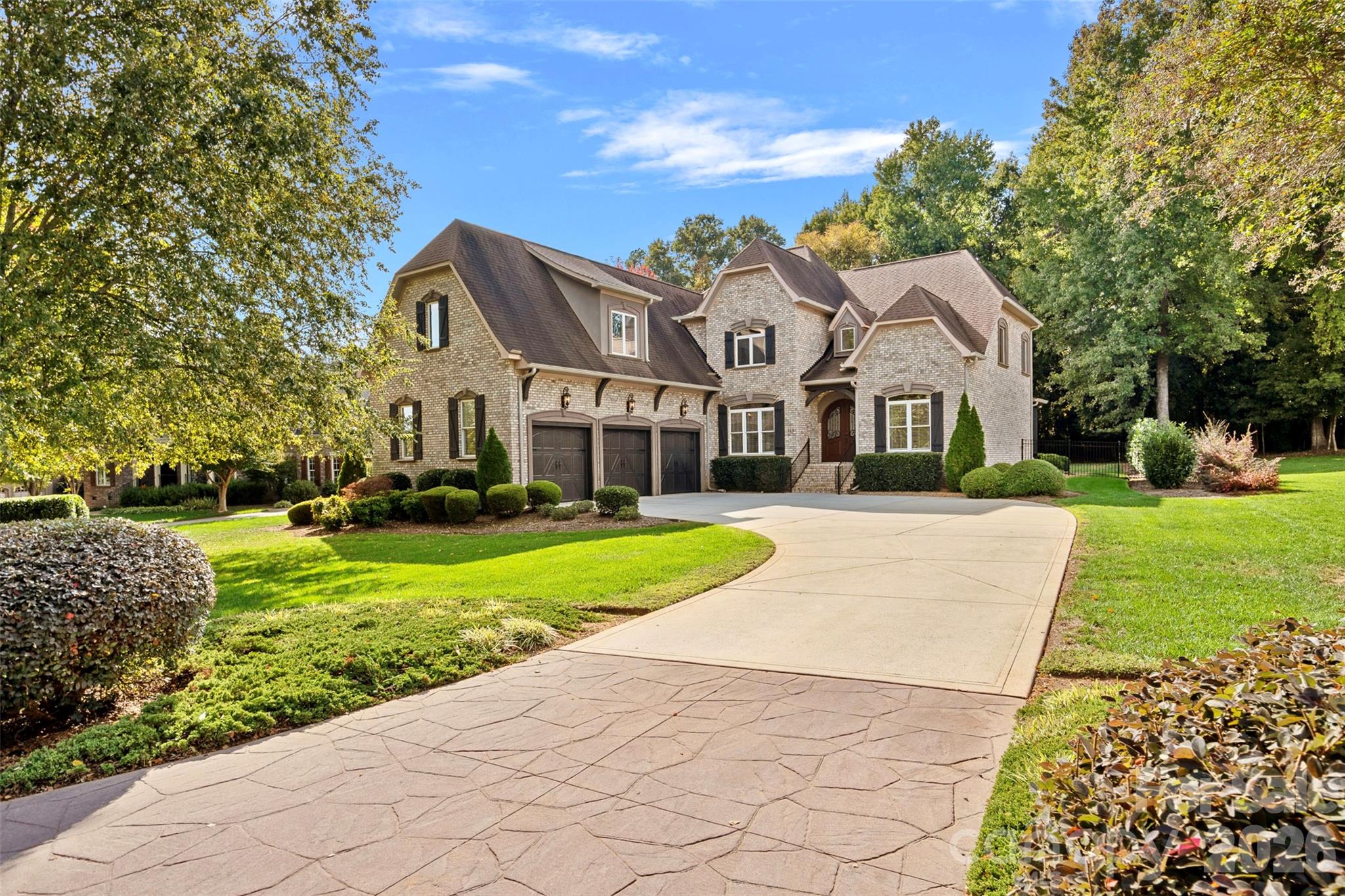Single Family Residence at 108 Lazenby Drive, Fort Mill, photo 2 of 47
