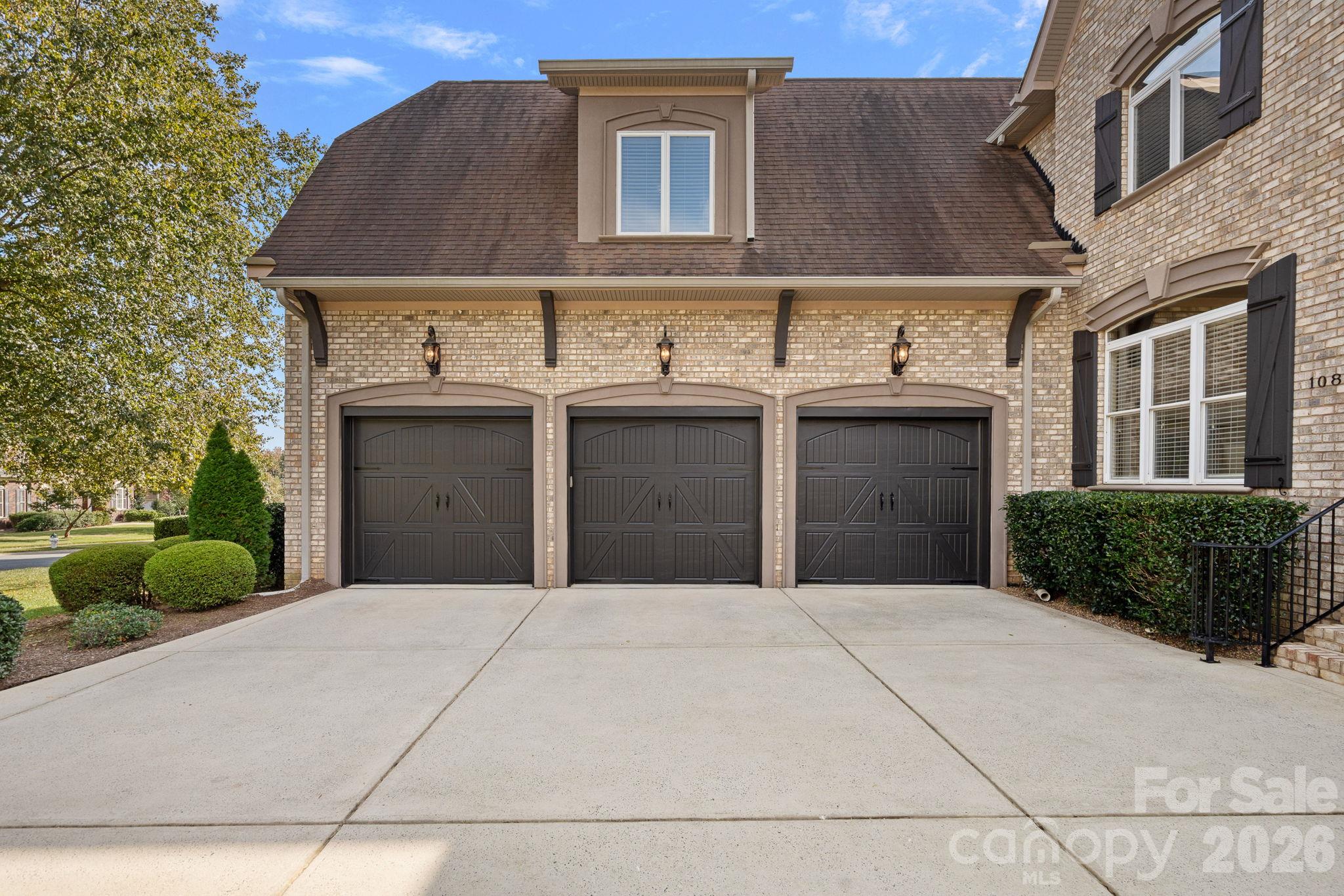 Three-car garage - 108 Lazenby Drive, Fort Mill