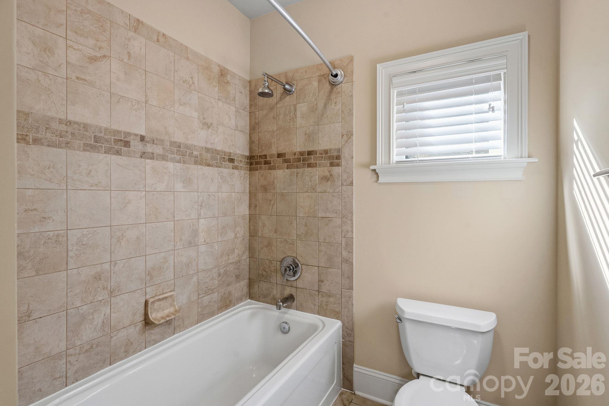 Single Family Residence at 108 Lazenby Drive, Fort Mill, photo 36 of 47