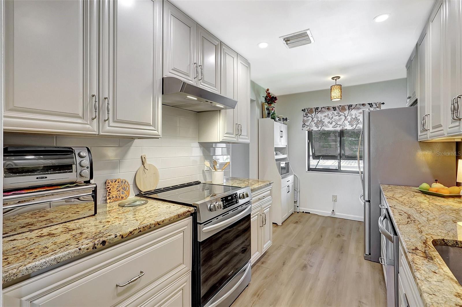 Condominium at 4646 LONGWATER CHASE #98, SARASOTA, photo 4 of 55