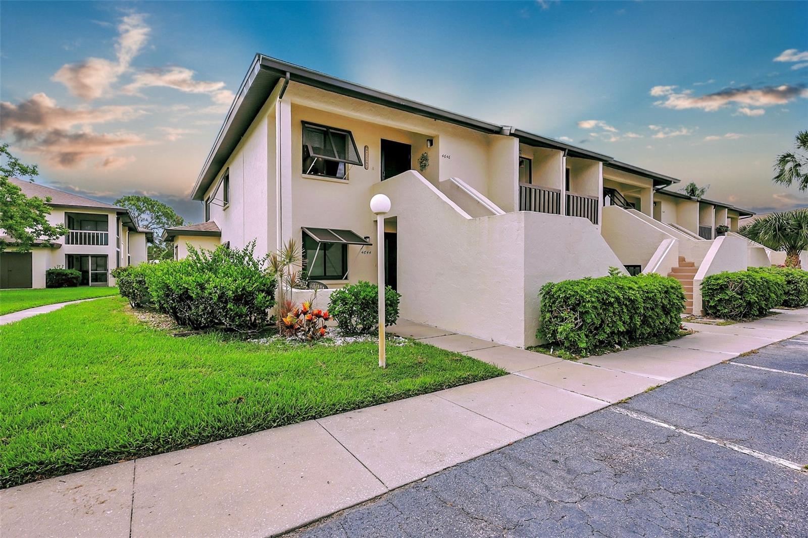 Condominium at 4646 LONGWATER CHASE #98, SARASOTA, photo 9 of 55
