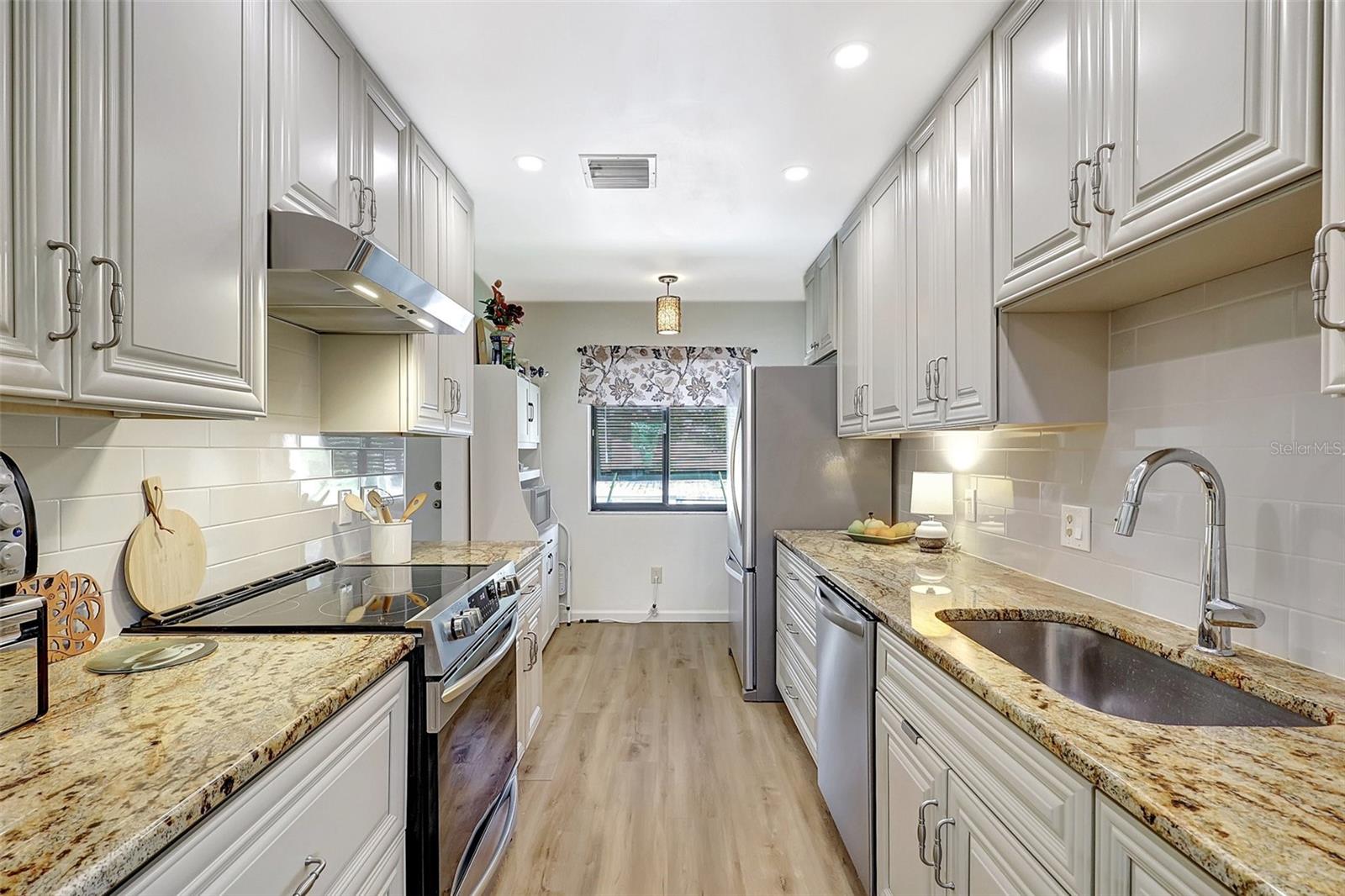 Condominium at 4646 LONGWATER CHASE #98, SARASOTA, photo 15 of 55