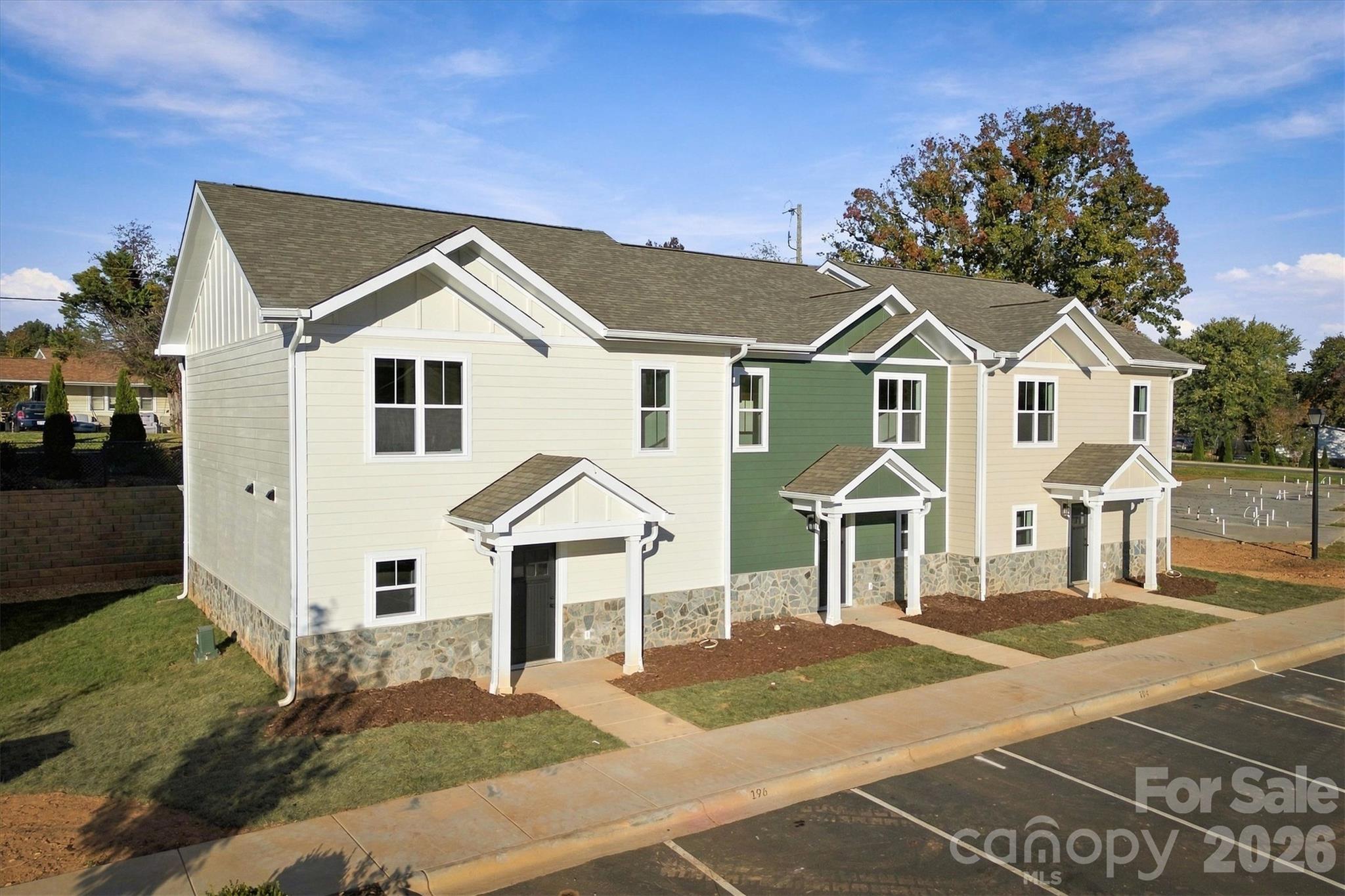 End Unit - 196 Beacon Avenue, Morganton