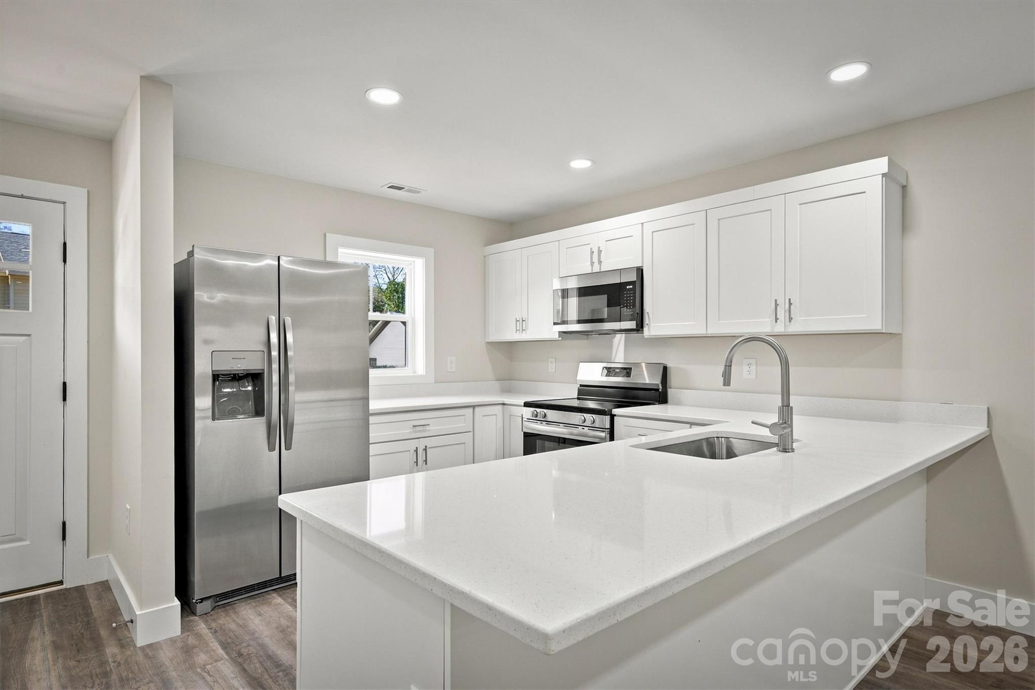 Kitchen - 196 Beacon Avenue, Morganton