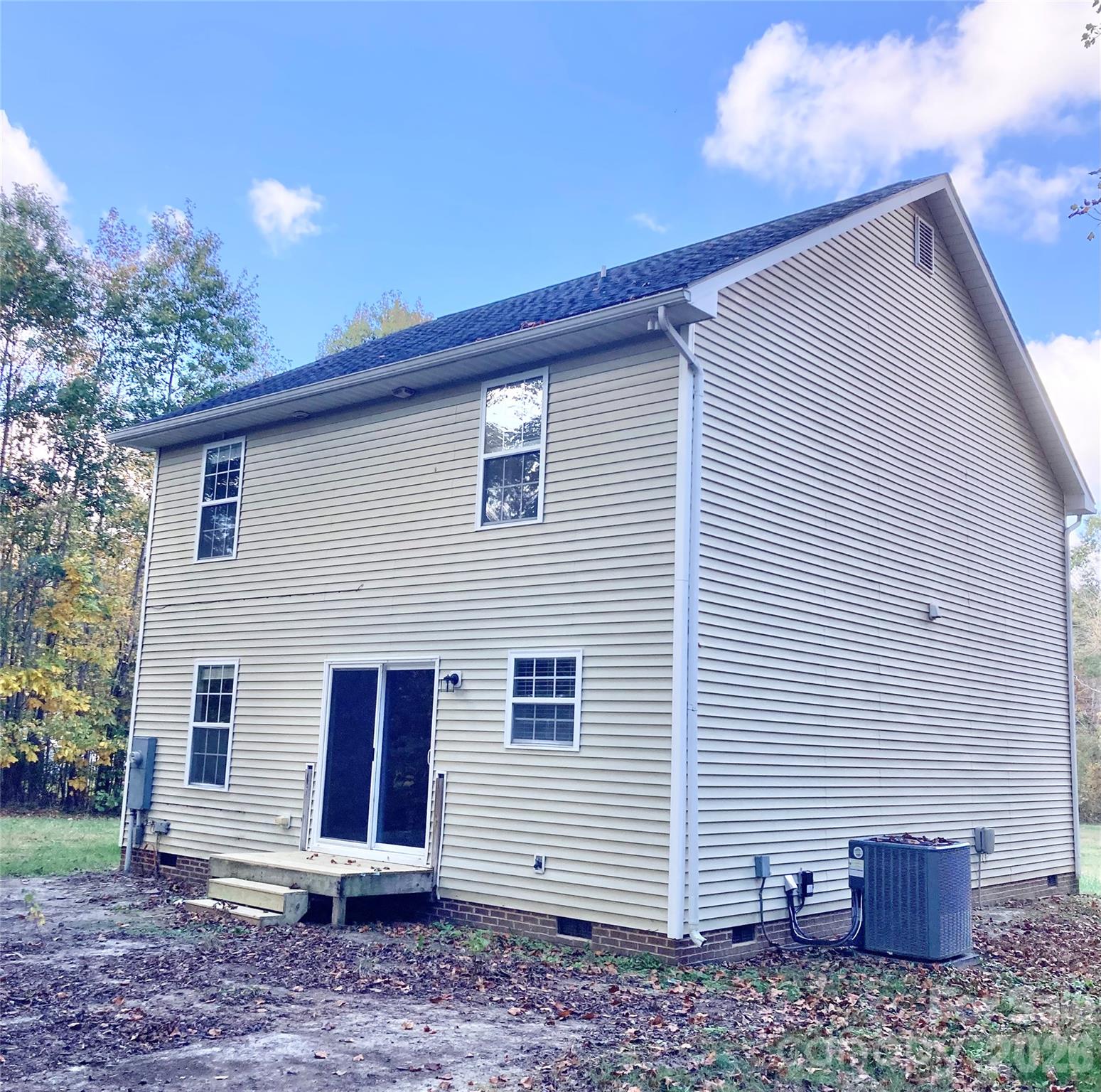 Single Family Residence at 207 Aceland Circle, Salisbury, photo 6 of 54