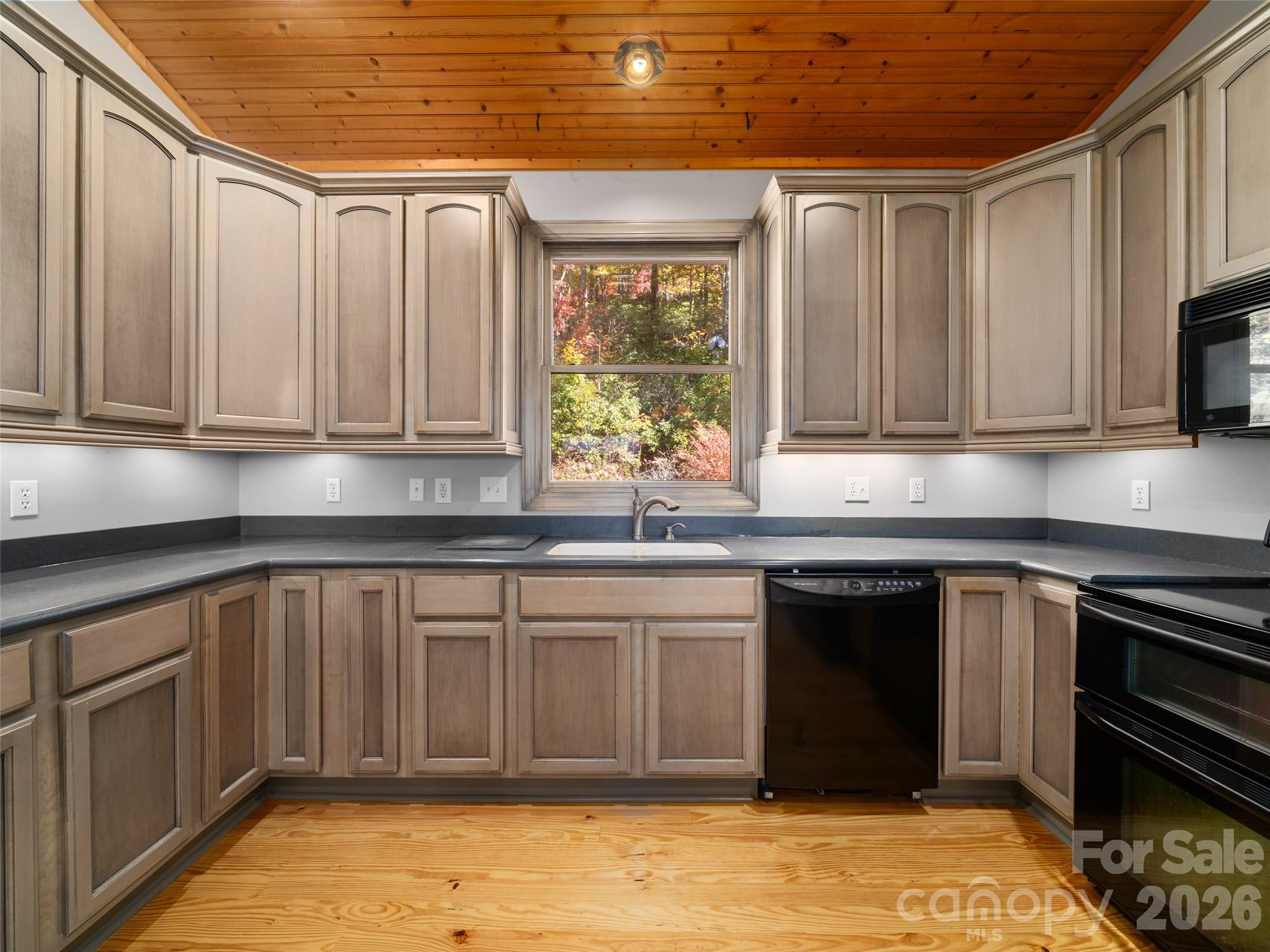 Single Family Residence at 47 Ruffed Grouse Road, Brevard, photo 16 of 43