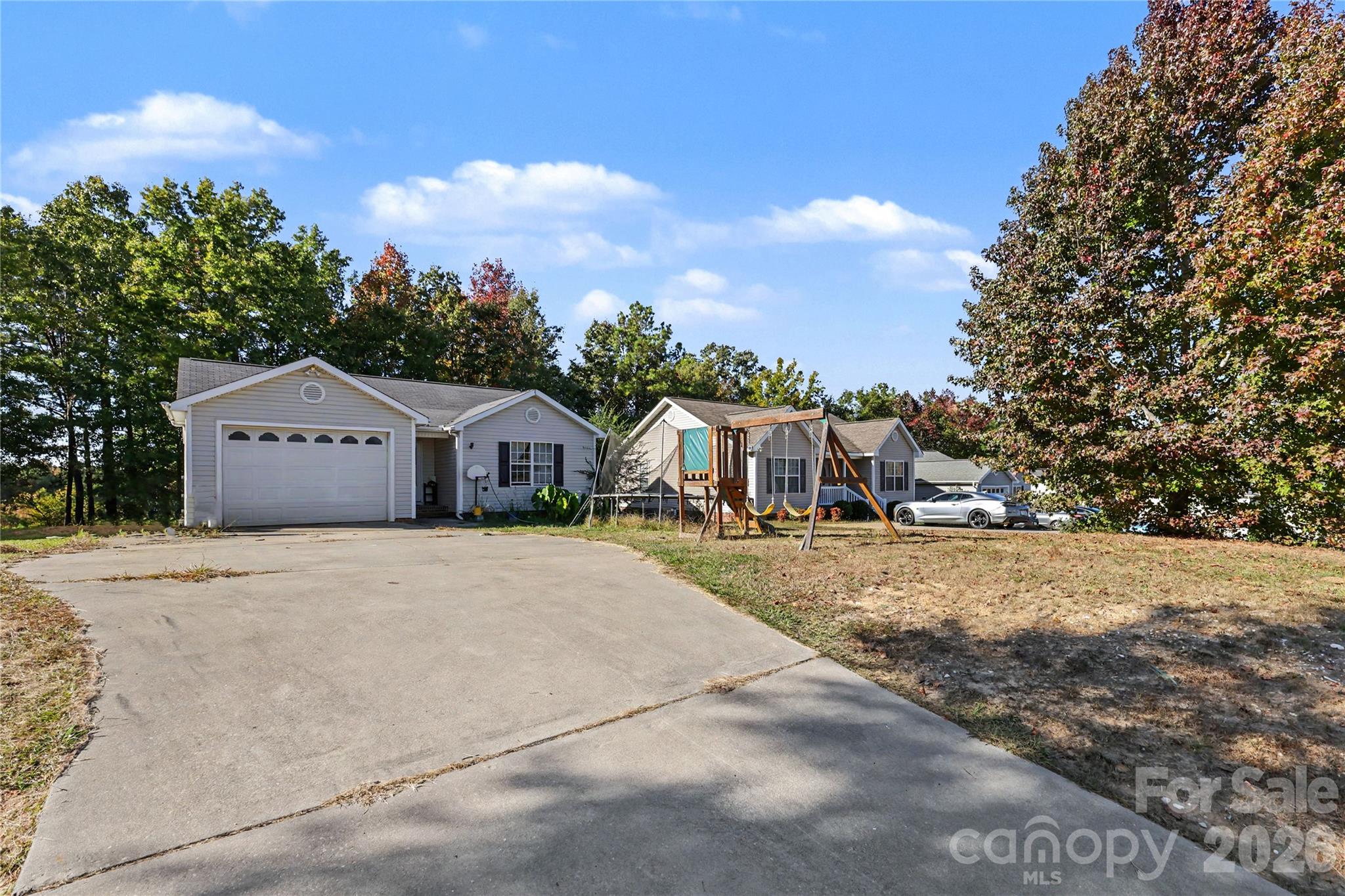 Single Family Residence at 2053 E Park Drive, Lancaster, photo 2 of 20