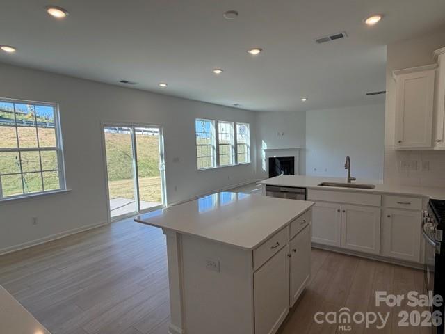 Single Family Residence at 1530 Swallow Tail Drive, Belmont, photo 16 of 33