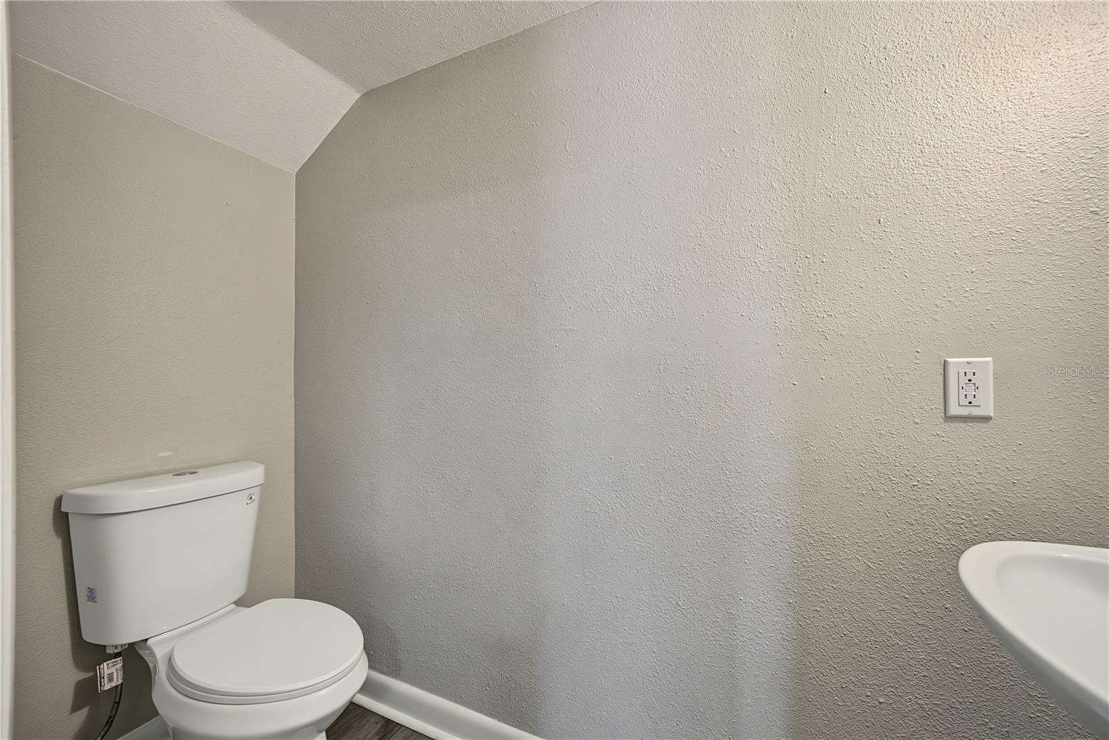 Half Bath (downstairs) - 208 ALSTON DR, ORLANDO