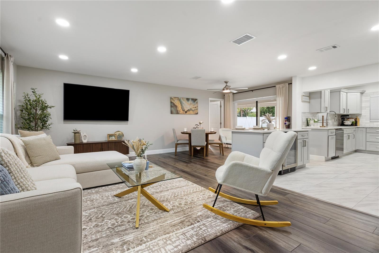 LIVING ROOM - 3222 WESSEX WAY, CLEARWATER