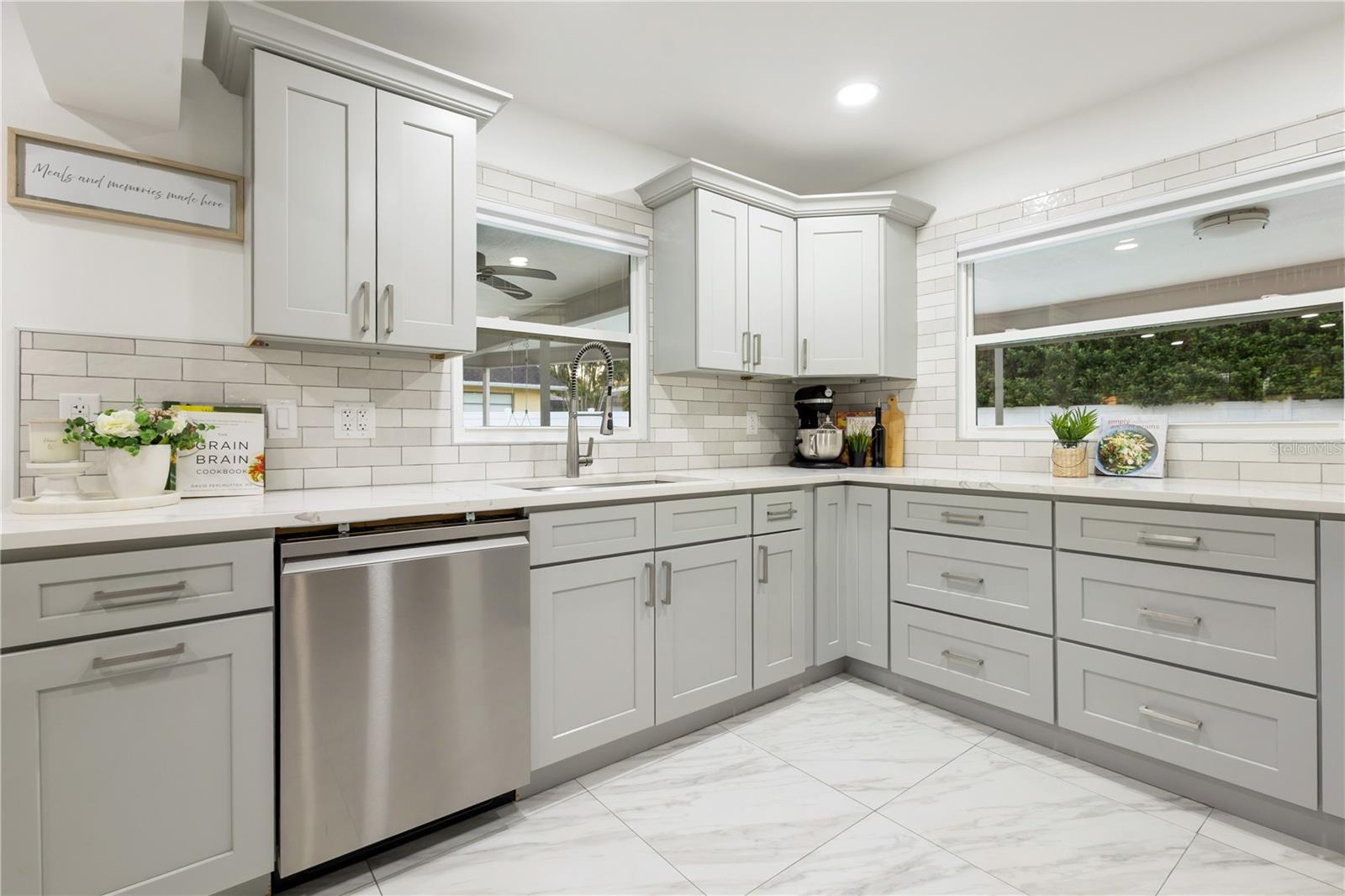 KITCHEN - 3222 WESSEX WAY, CLEARWATER