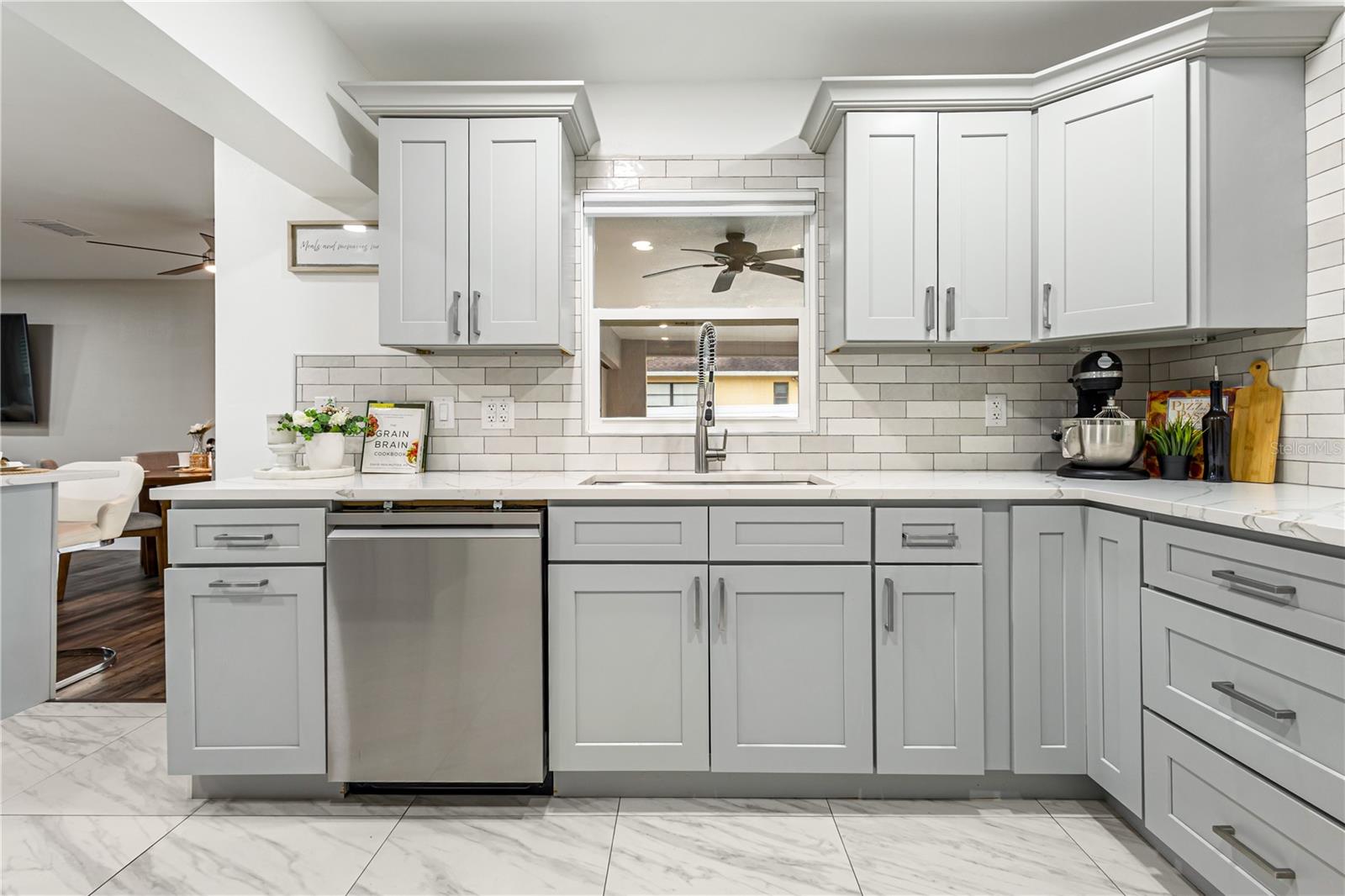 KITCHEN - 3222 WESSEX WAY, CLEARWATER