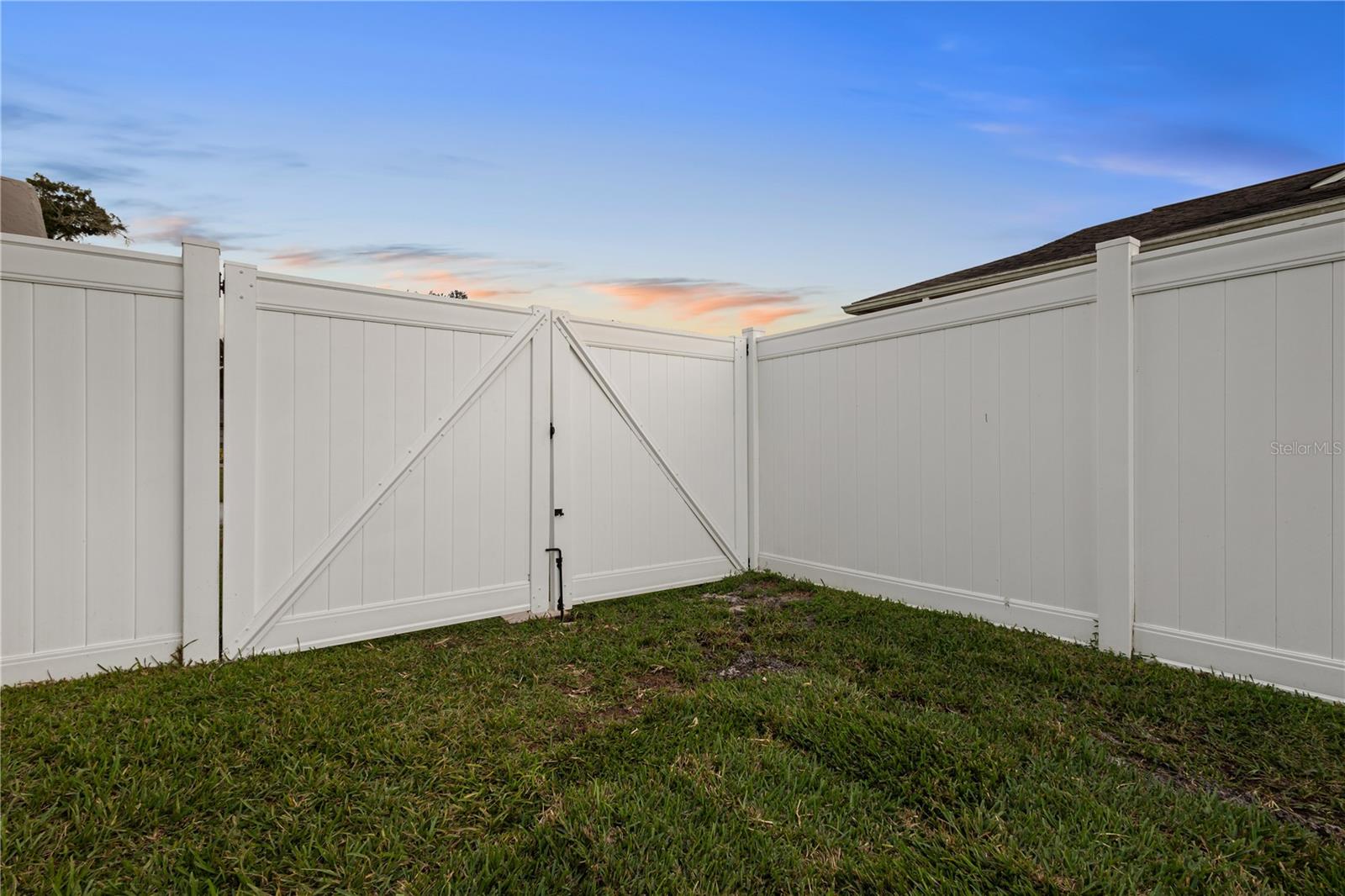 DOUBLE GATE - 3222 WESSEX WAY, CLEARWATER