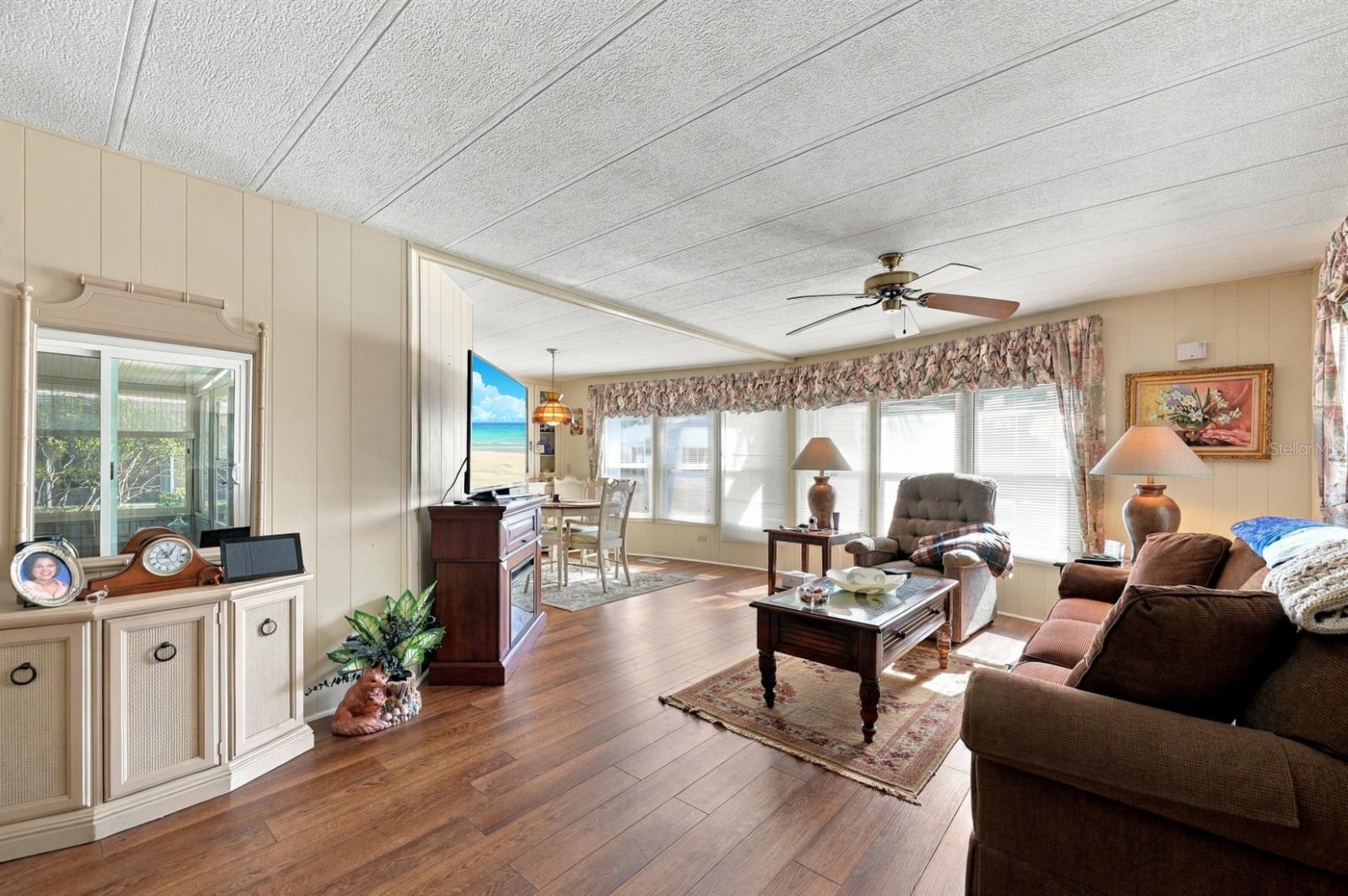 Living Room - 2100 KINGS HWY #306, PORT CHARLOTTE