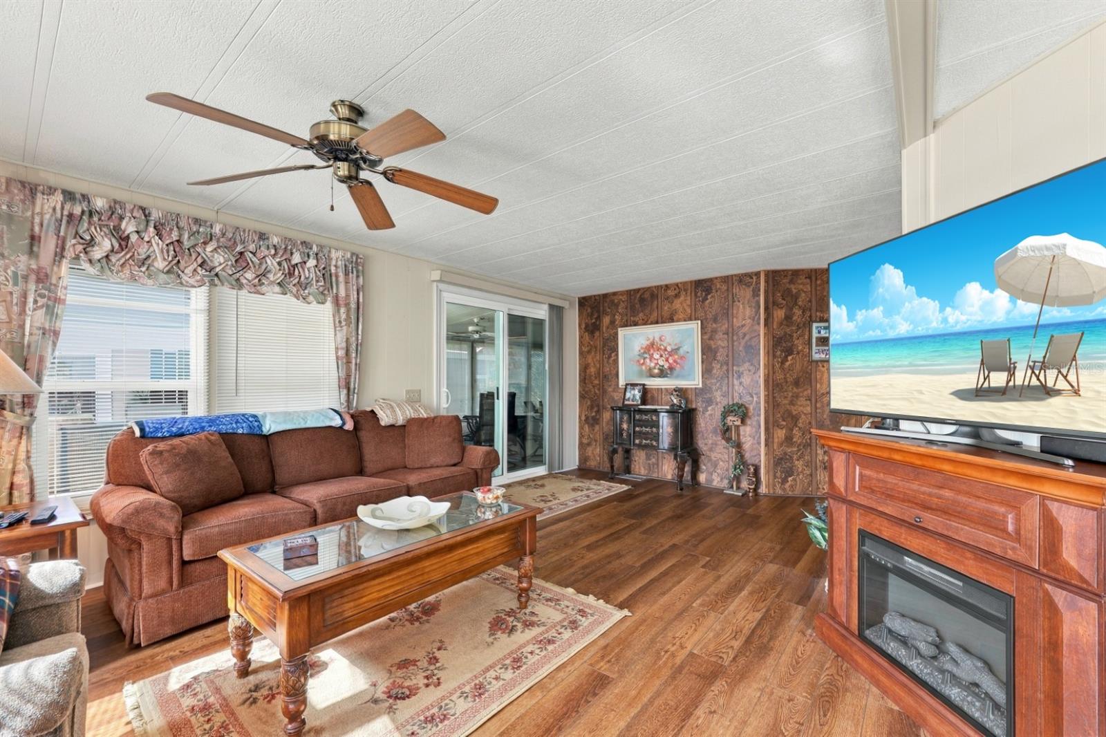 Living Room - 2100 KINGS HWY #306, PORT CHARLOTTE