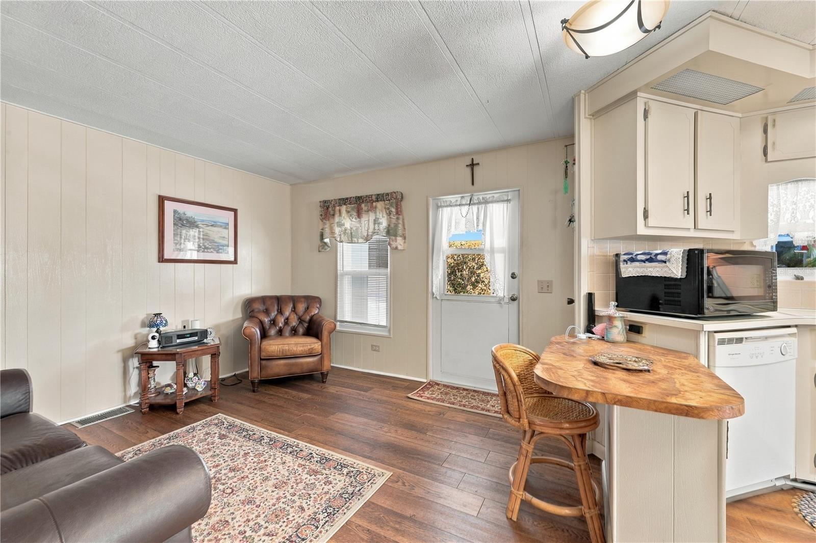 Family Room - 2100 KINGS HWY #306, PORT CHARLOTTE