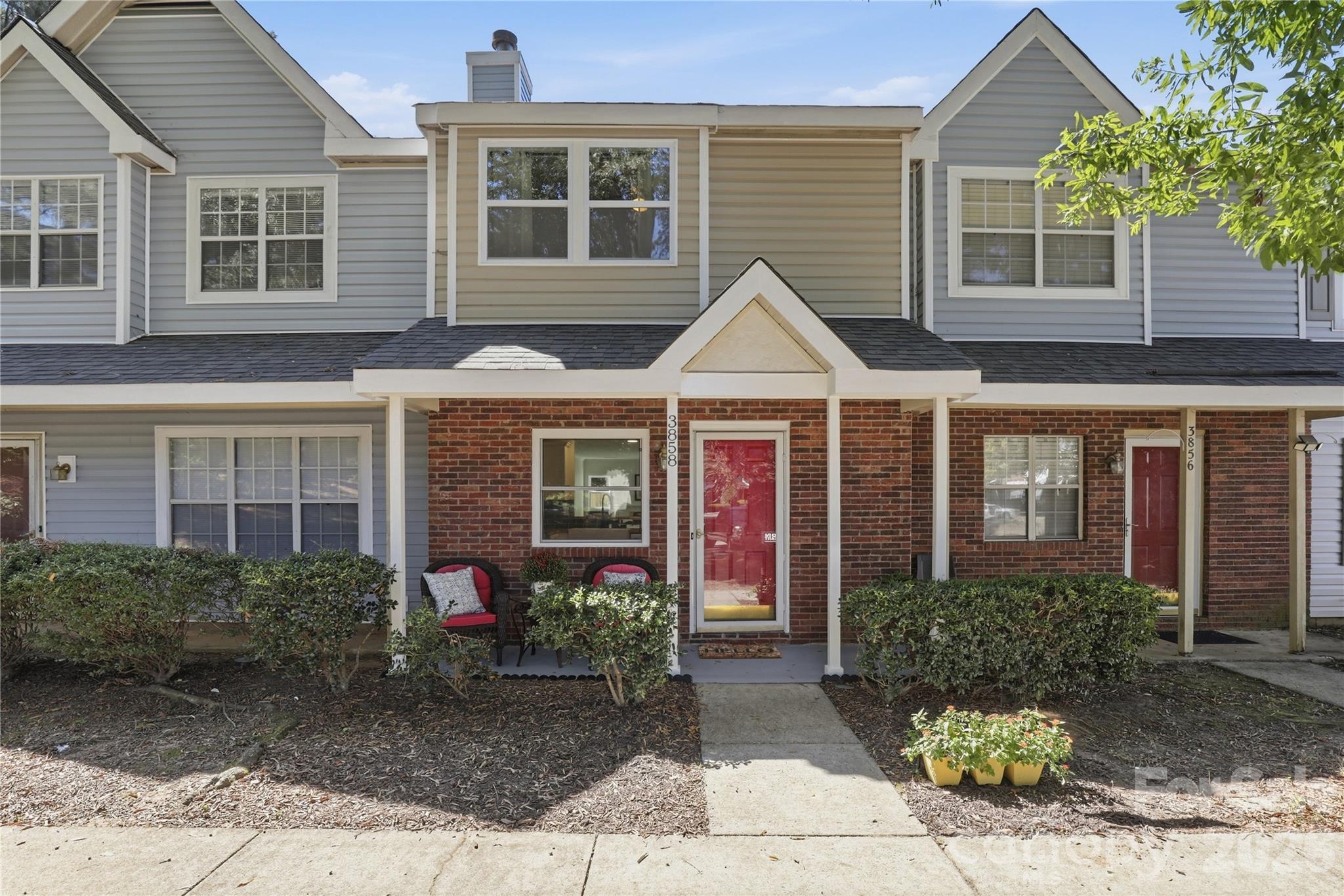 3858 Mosscroft Lane