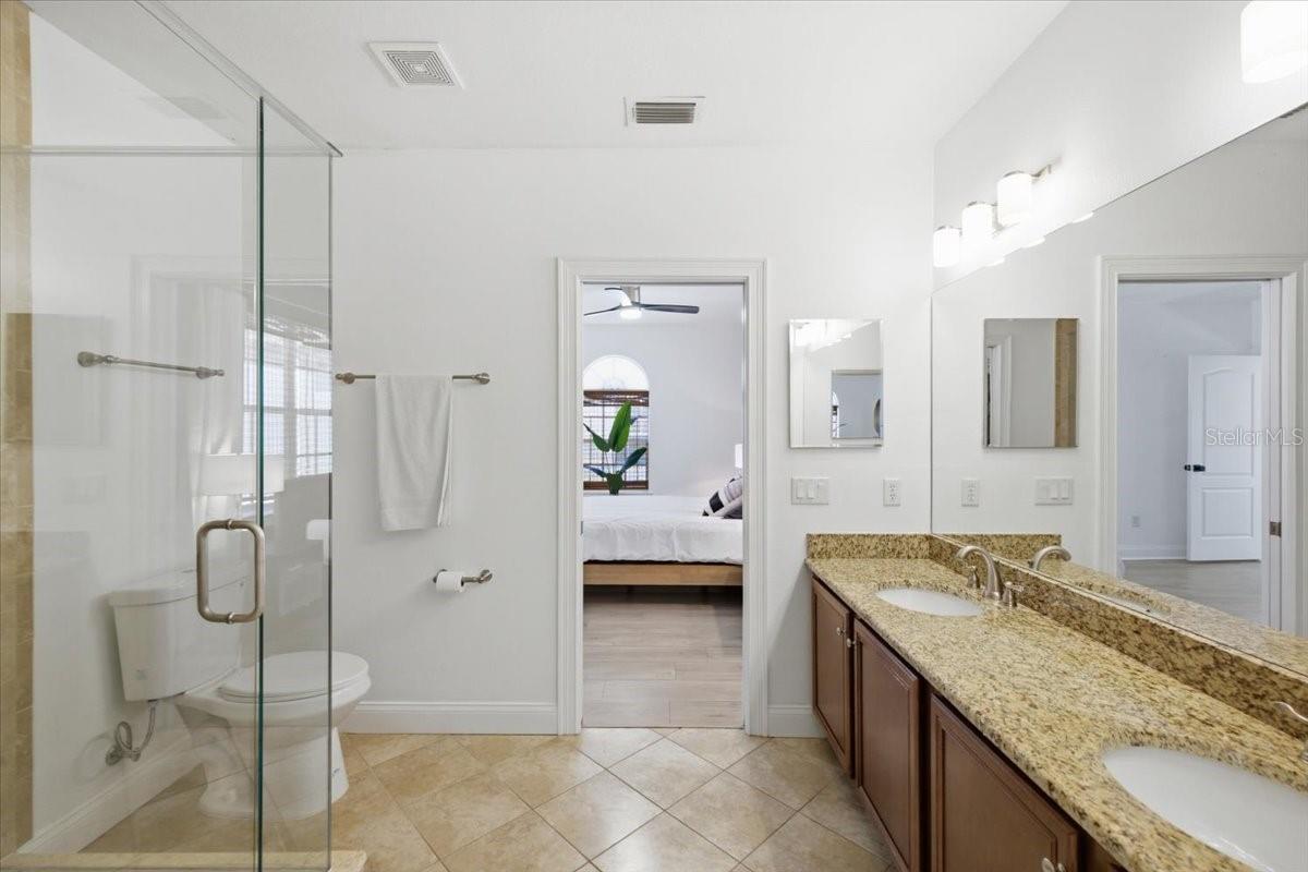 Primary Bath, double sinks and Walk In Shower! - 2315 W NORTH A ST #3, TAMPA