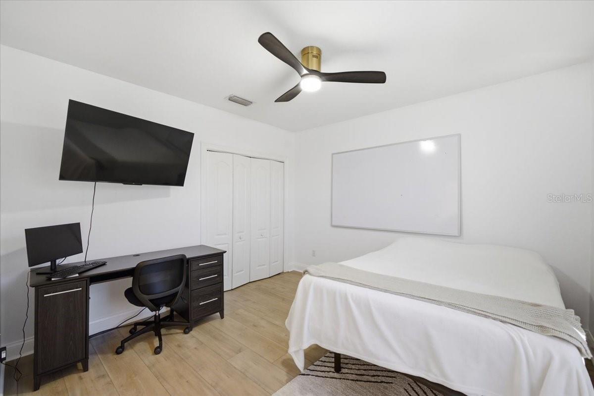Bedroom #2 with ON SUITE bathroom! - 2315 W NORTH A ST #3, TAMPA