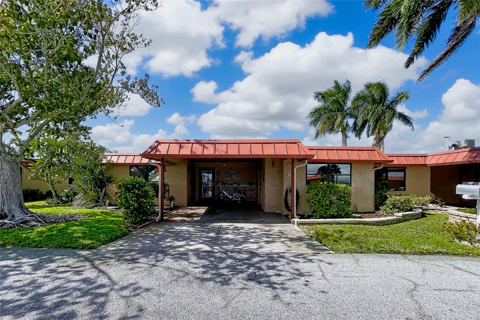 Condominium at 3852 CATALINA DR #127, BRADENTON, photo 2 of 87