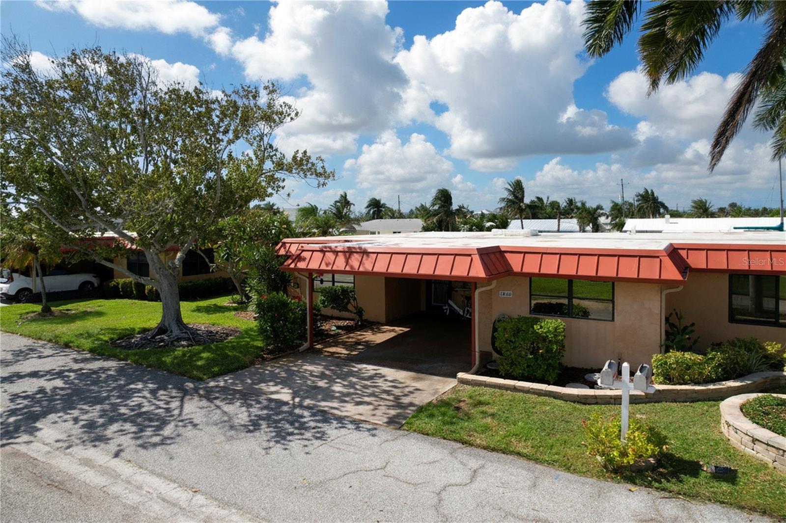 Condominium at 3852 CATALINA DR #127, BRADENTON, photo 6 of 87
