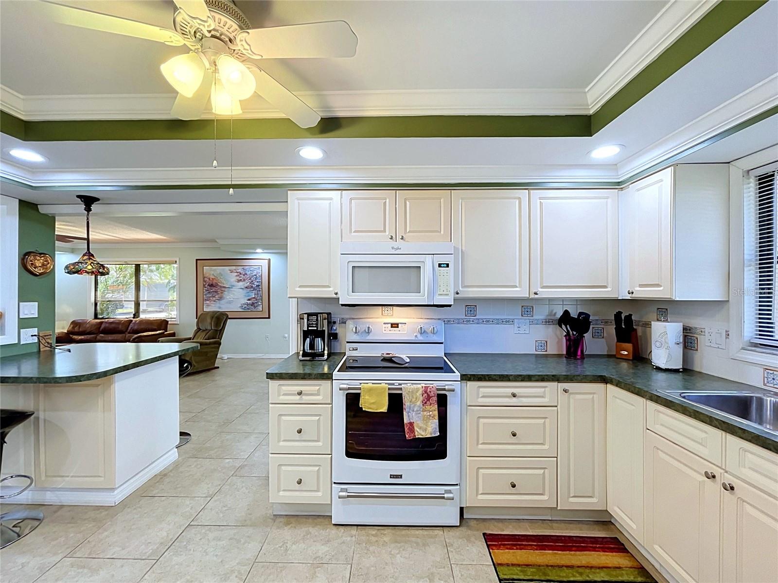 Condominium at 3852 CATALINA DR #127, BRADENTON, photo 28 of 87