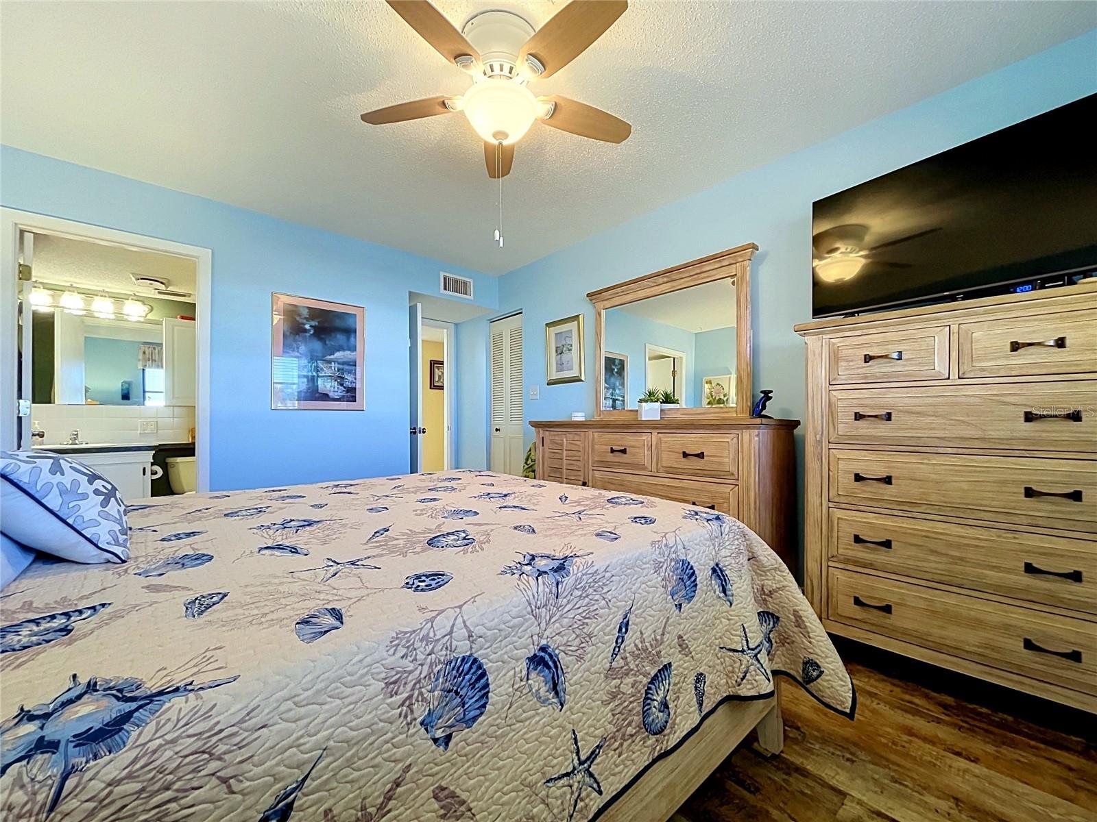 Condominium at 3852 CATALINA DR #127, BRADENTON, photo 41 of 87