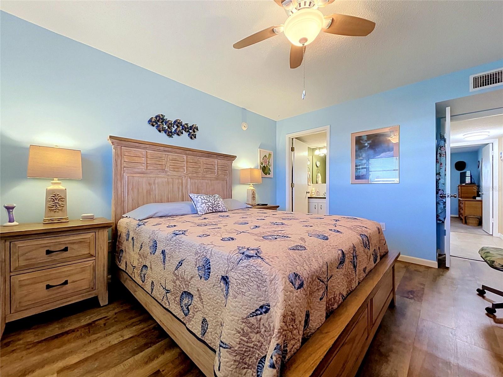 Condominium at 3852 CATALINA DR #127, BRADENTON, photo 45 of 87