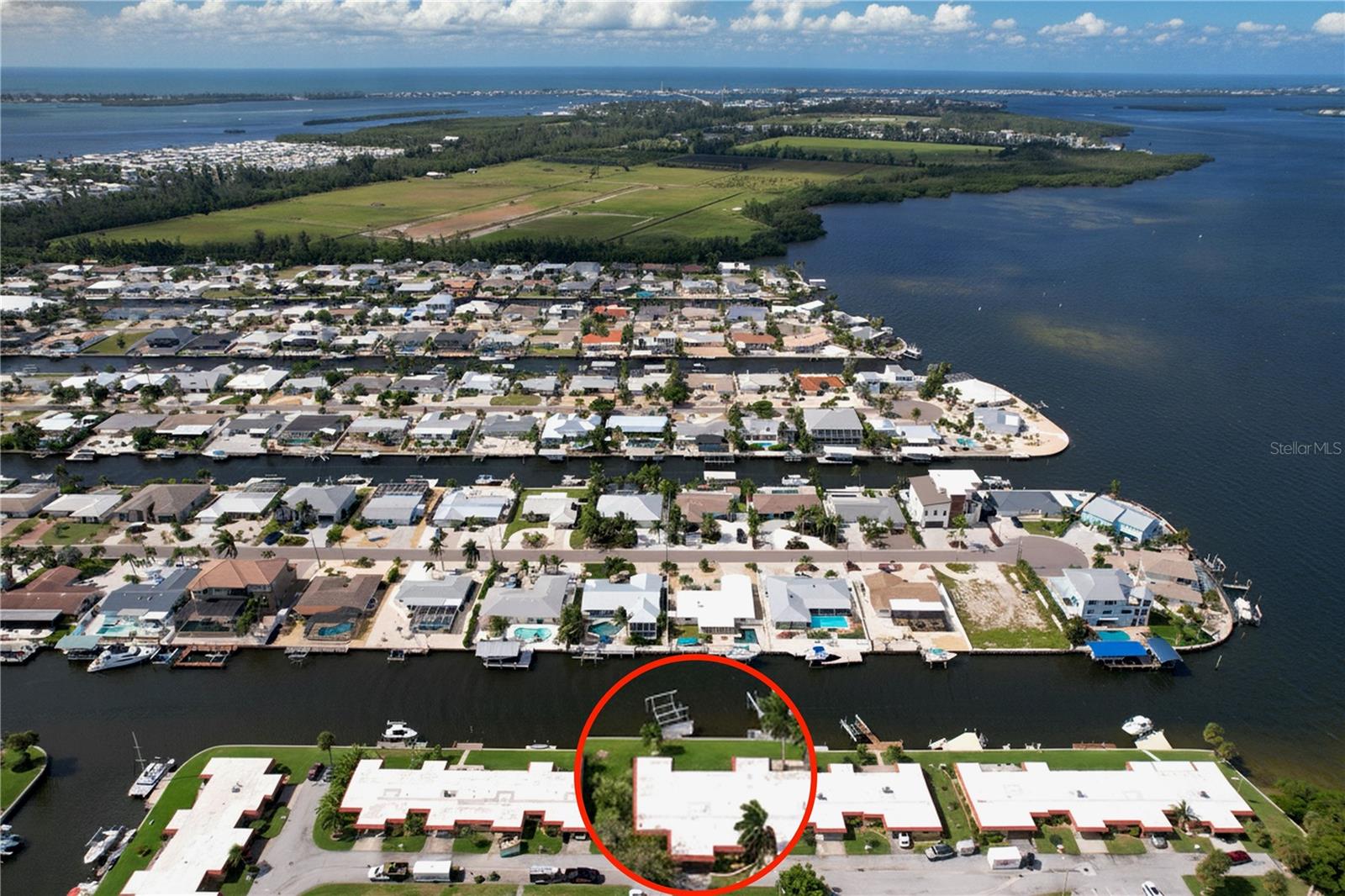 Condominium at 3852 CATALINA DR #127, BRADENTON, photo 54 of 87