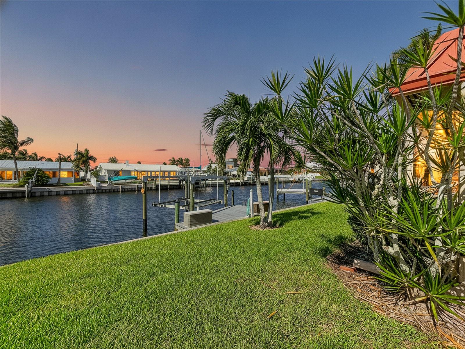 Condominium at 3852 CATALINA DR #127, BRADENTON, photo 65 of 87