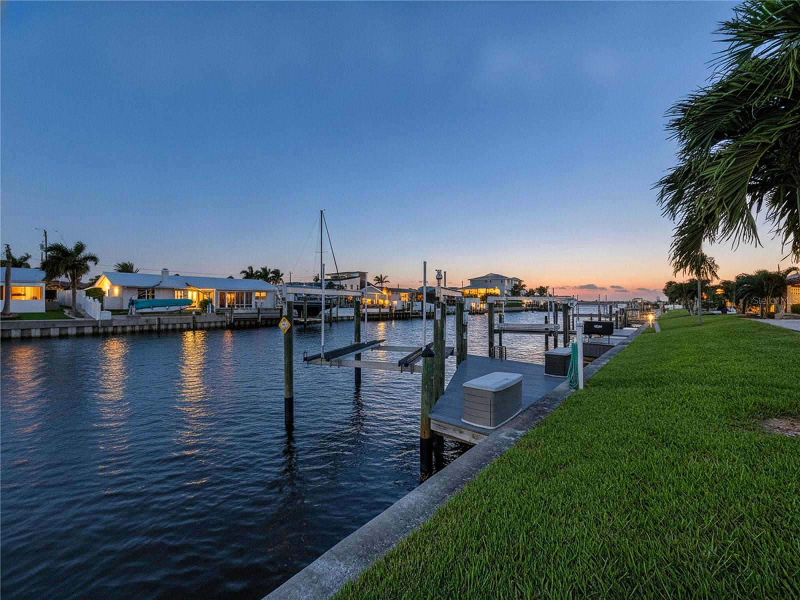 Condominium at 3852 CATALINA DR #127, BRADENTON, photo 67 of 87