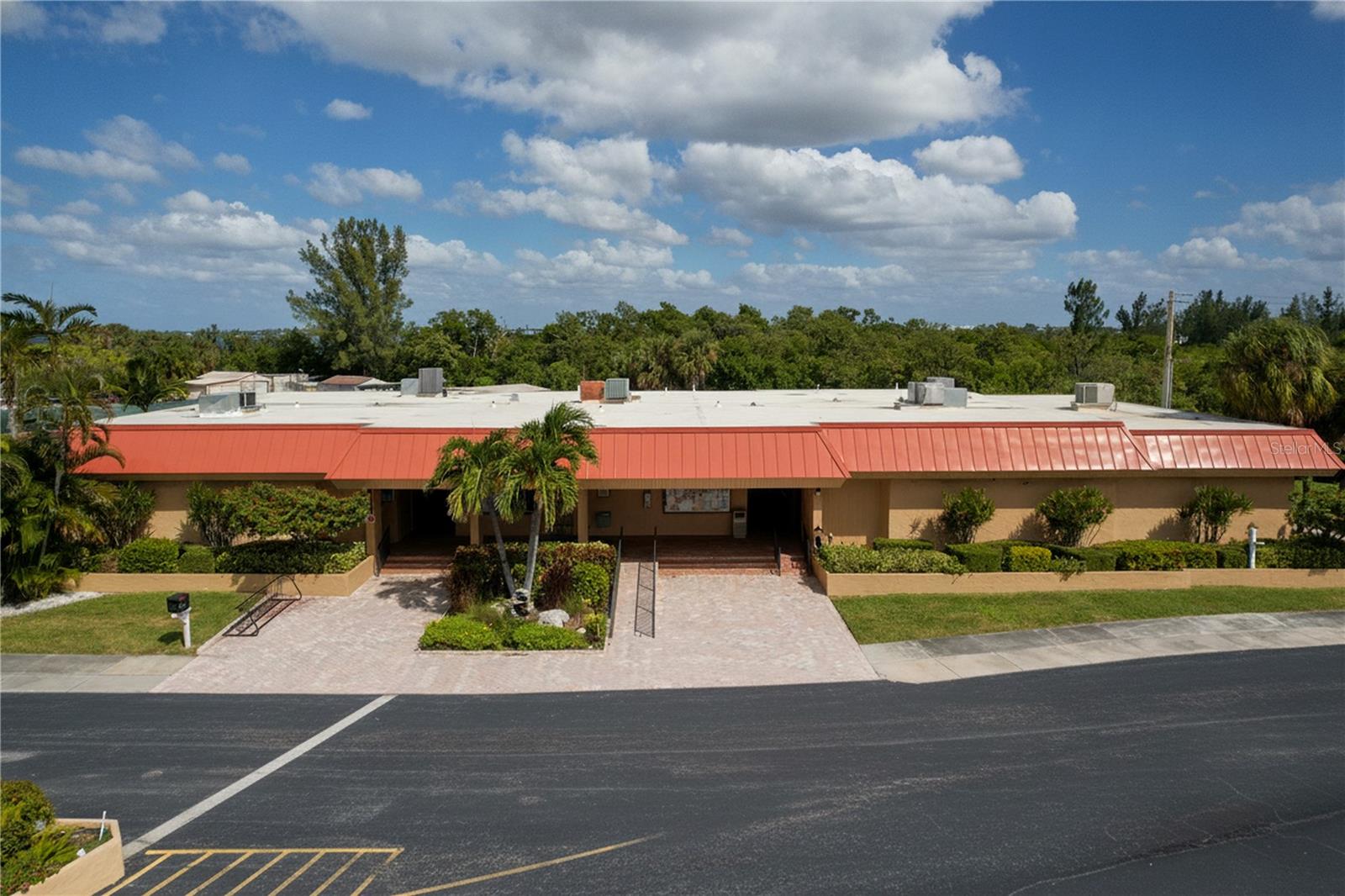 Condominium at 3852 CATALINA DR #127, BRADENTON, photo 70 of 87
