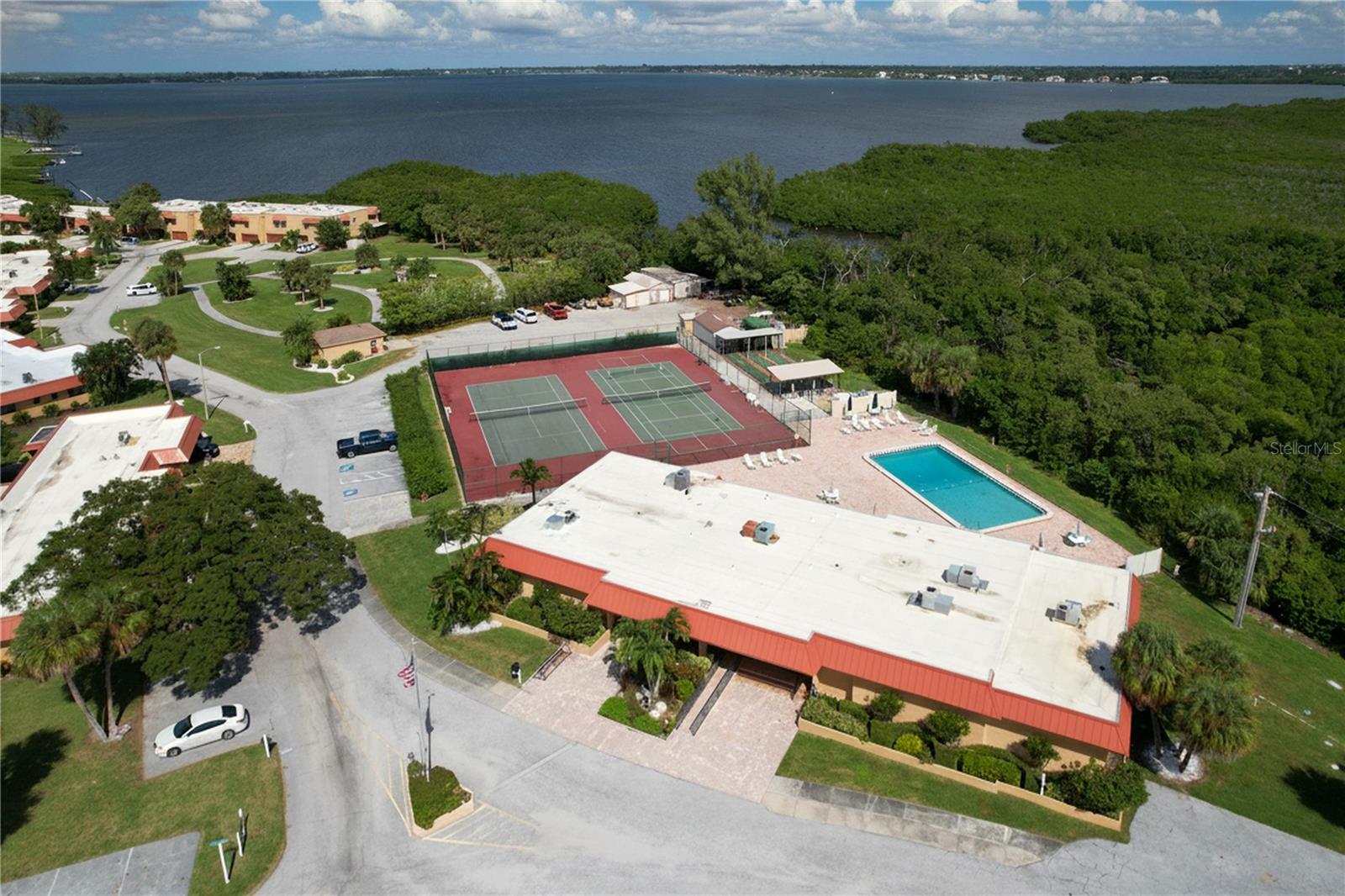Condominium at 3852 CATALINA DR #127, BRADENTON, photo 71 of 87