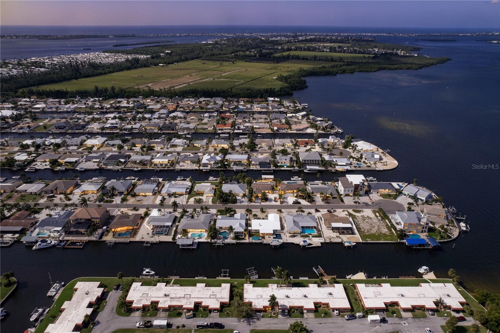Condominium at 3852 CATALINA DR #127, BRADENTON, photo 84 of 87