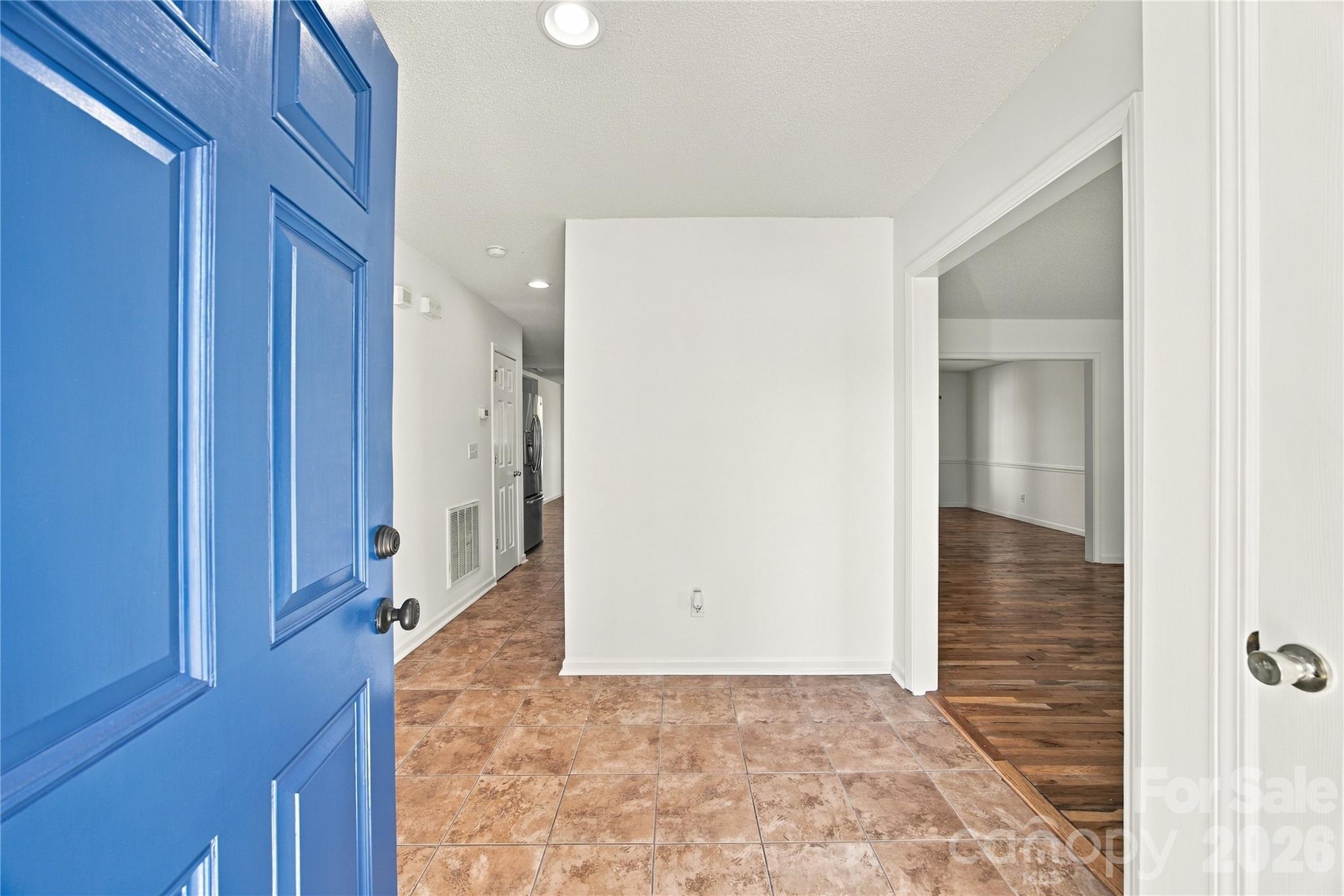 Single Family Residence at 9741 Bradstreet Commons Way, Charlotte, photo 4 of 47