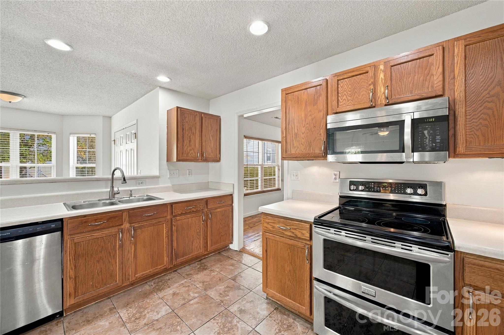 Wonderfully sized Kitchen - 9741 Bradstreet Commons Way, Charlotte
