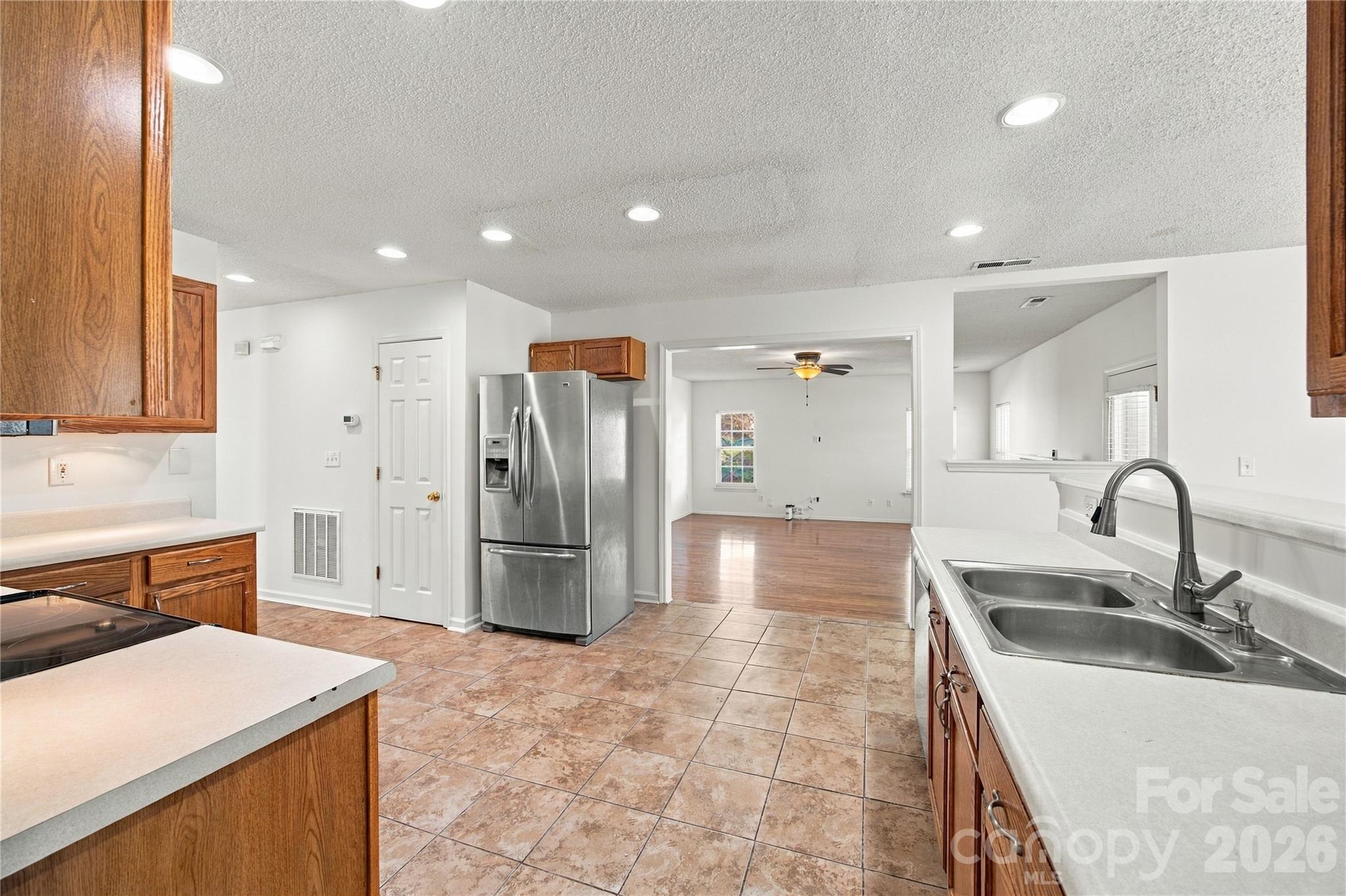 Single Family Residence at 9741 Bradstreet Commons Way, Charlotte, photo 13 of 47