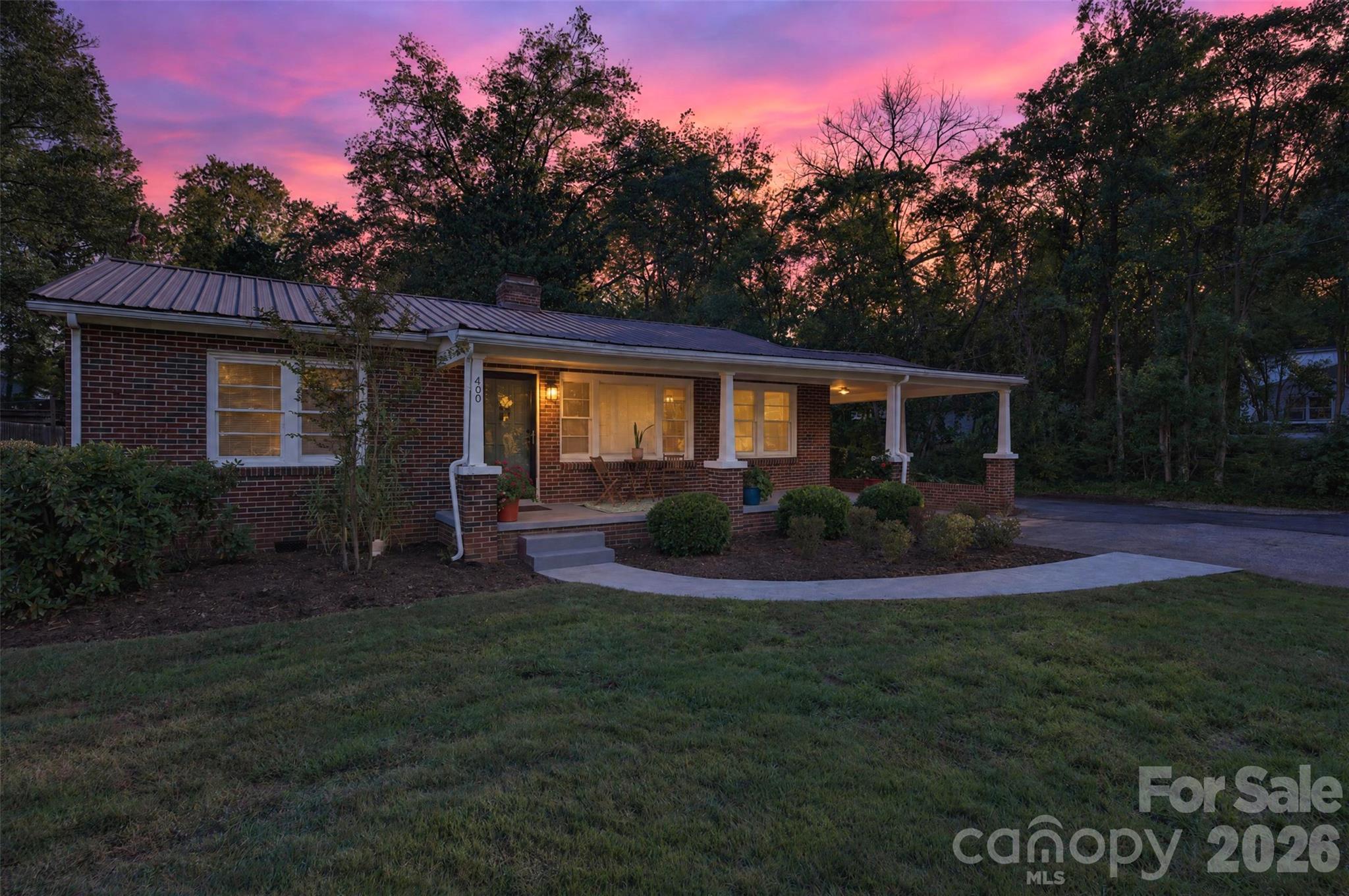 Single Family Residence at 400 7th Avenue Place NW, Hickory, photo 3 of 43