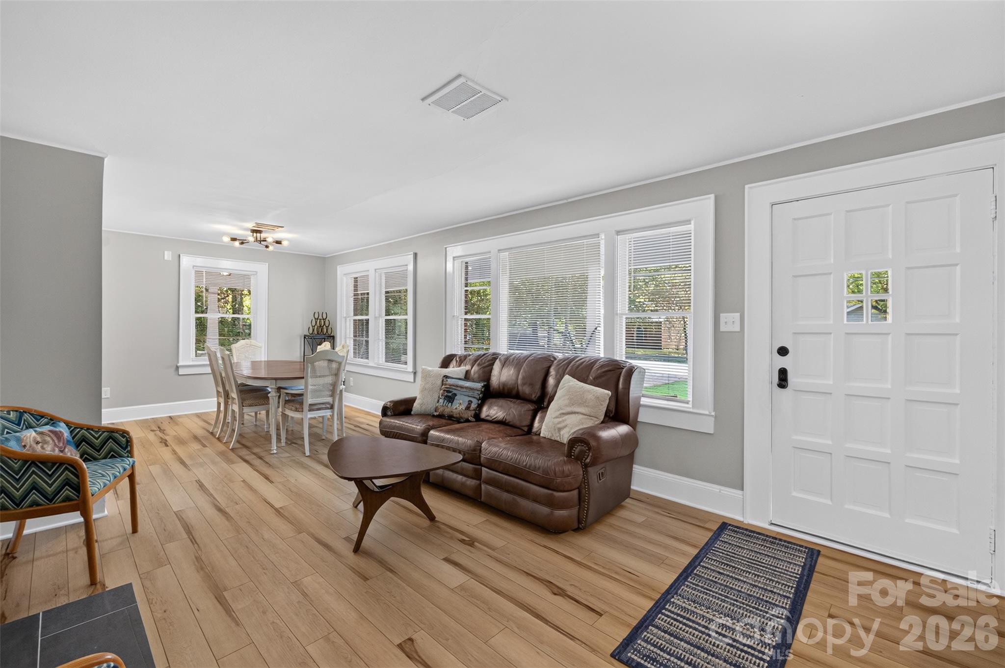 Single Family Residence at 400 7th Avenue Place NW, Hickory, photo 5 of 43