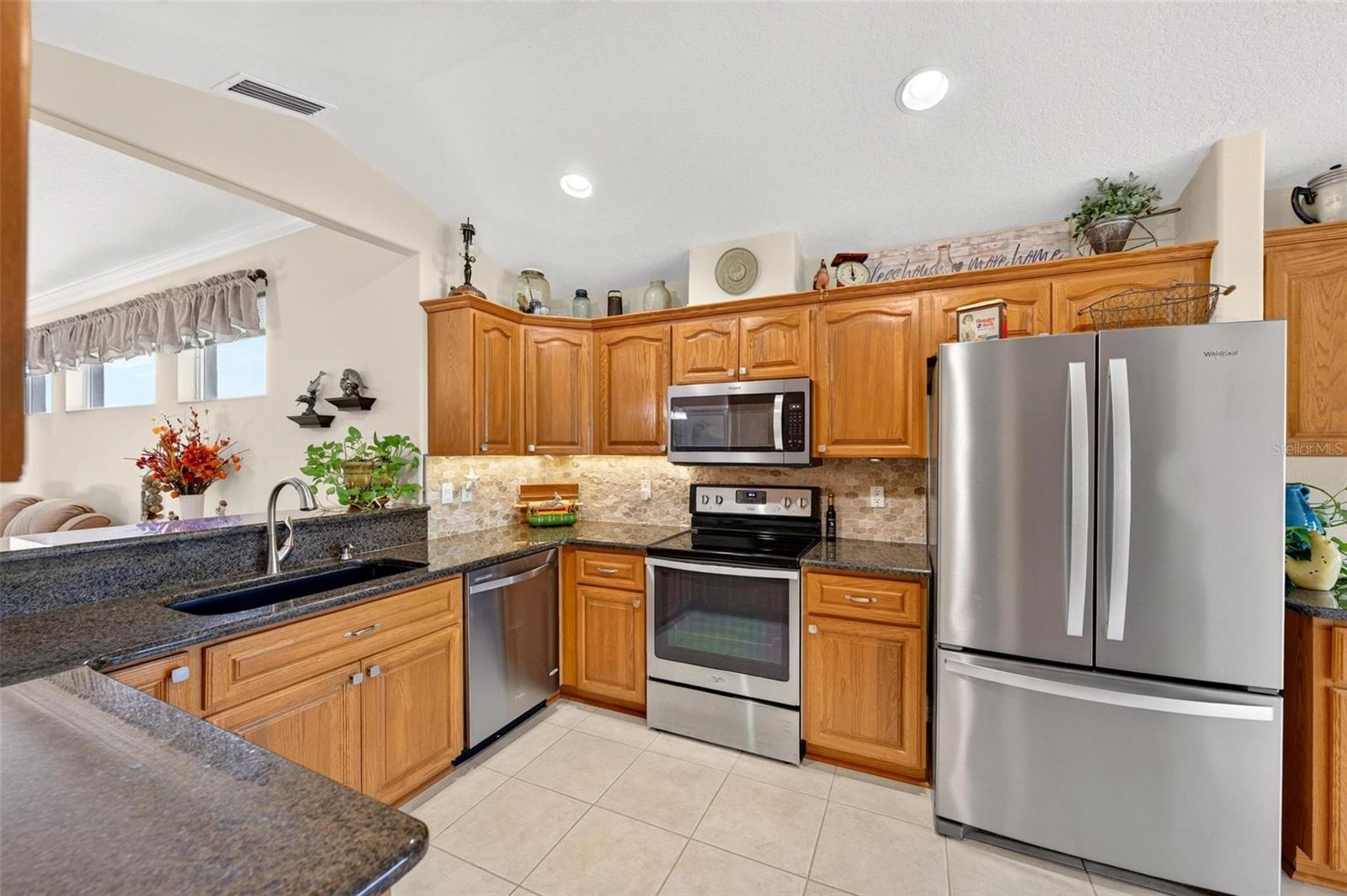 Single Family Residence at 5486 BOUNTY CIR, TAVARES, photo 16 of 60
