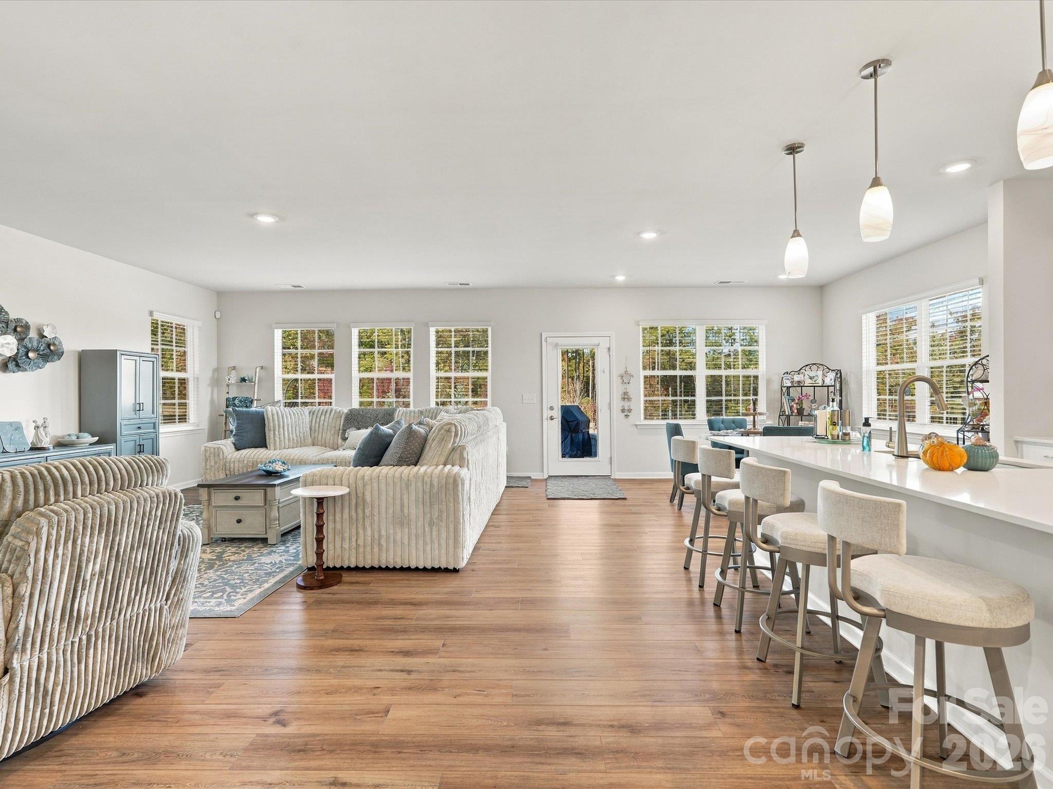 Single Family Residence at 2832 Morning Song Way, Lancaster, photo 9 of 44