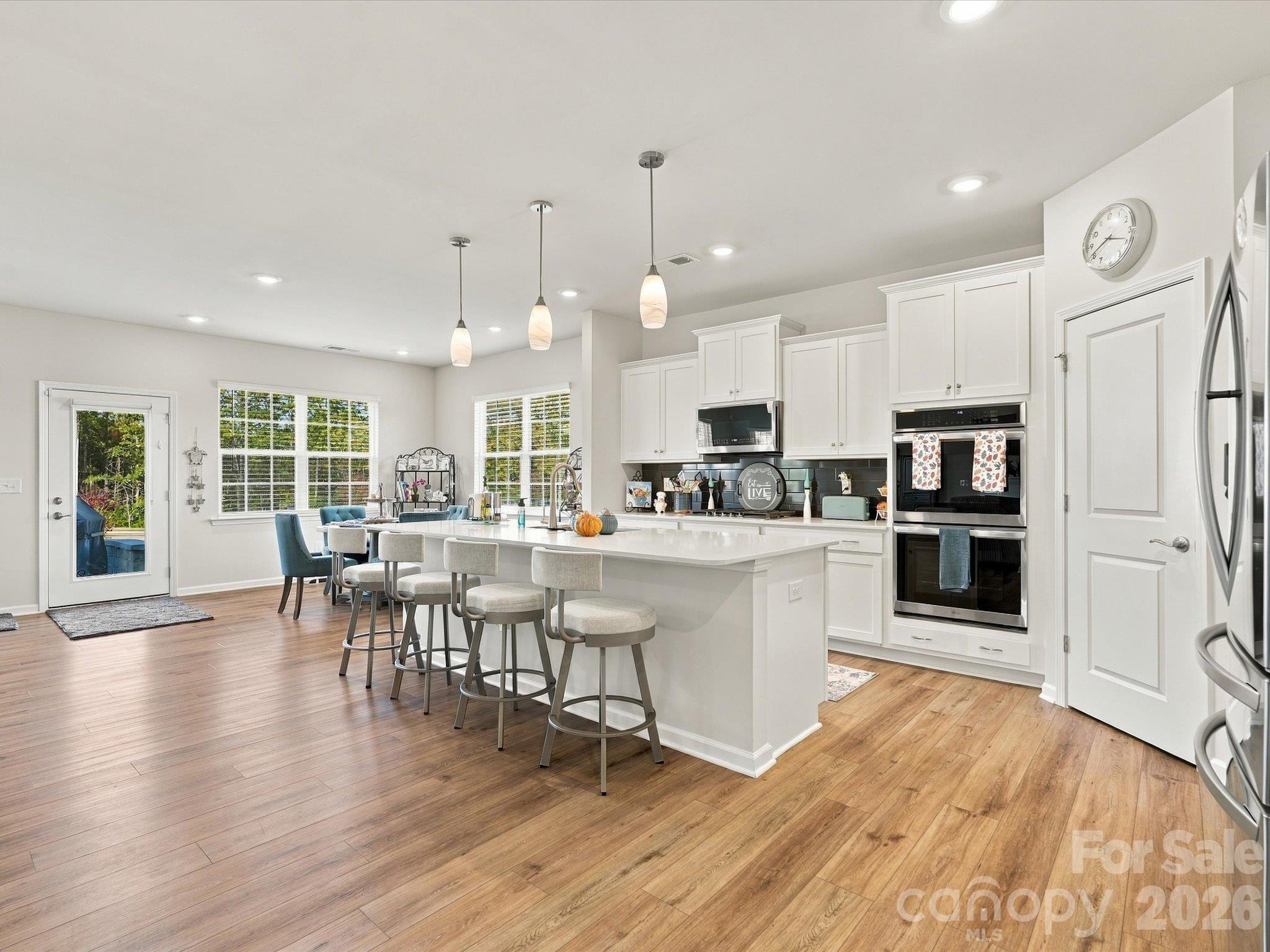 Single Family Residence at 2832 Morning Song Way, Lancaster, photo 14 of 44