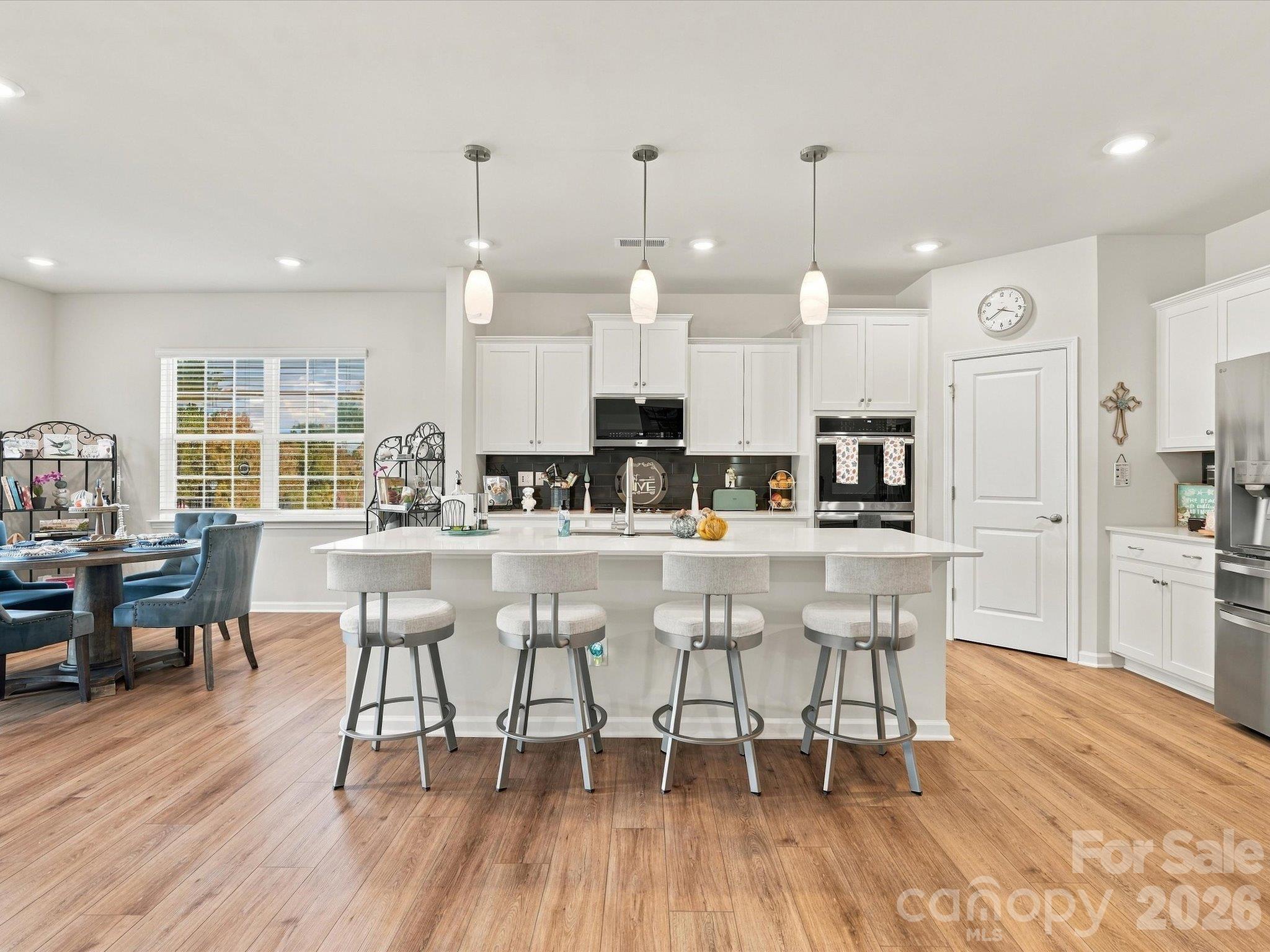 Single Family Residence at 2832 Morning Song Way, Lancaster, photo 18 of 44