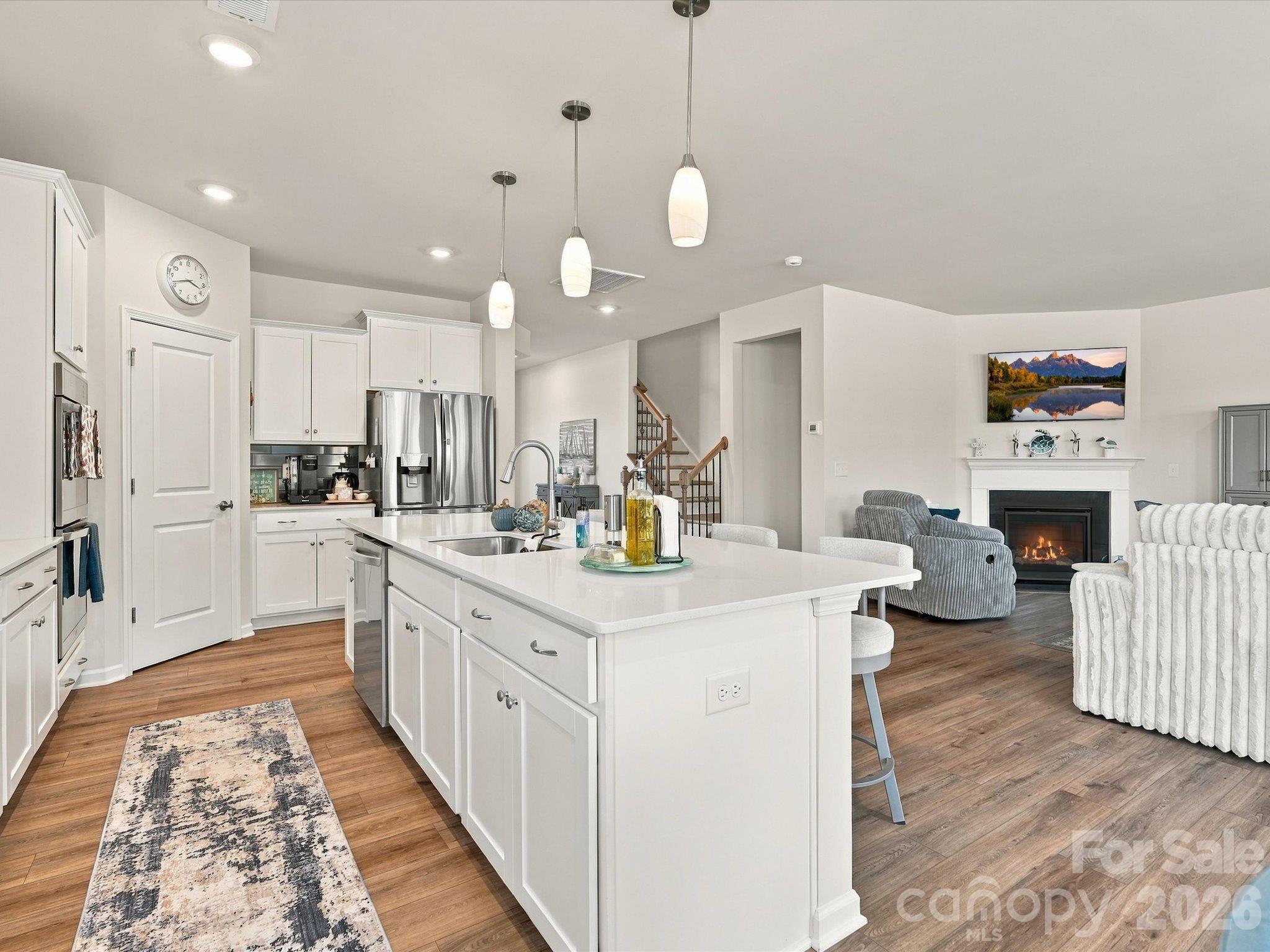 Single Family Residence at 2832 Morning Song Way, Lancaster, photo 19 of 44