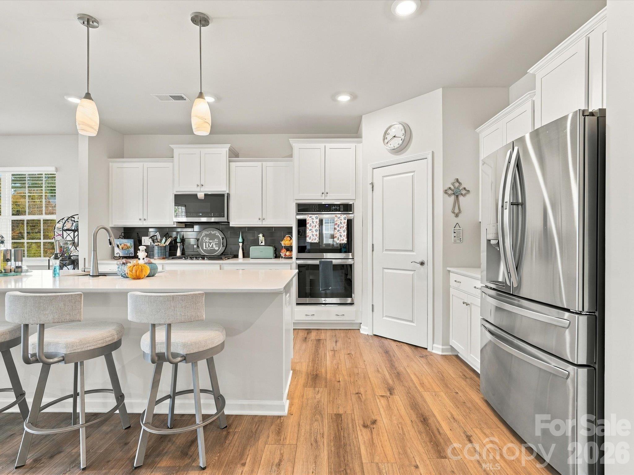 Single Family Residence at 2832 Morning Song Way, Lancaster, photo 21 of 44