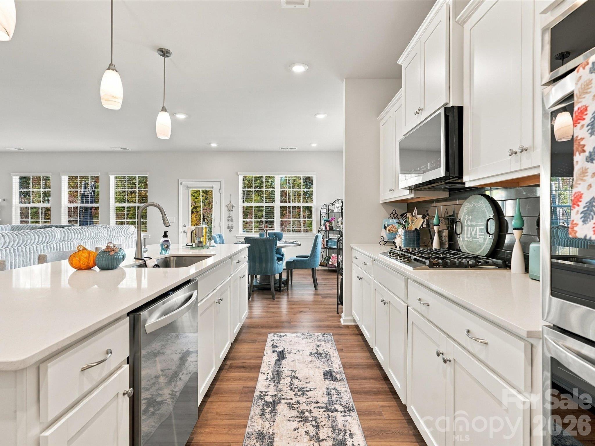 Single Family Residence at 2832 Morning Song Way, Lancaster, photo 22 of 44